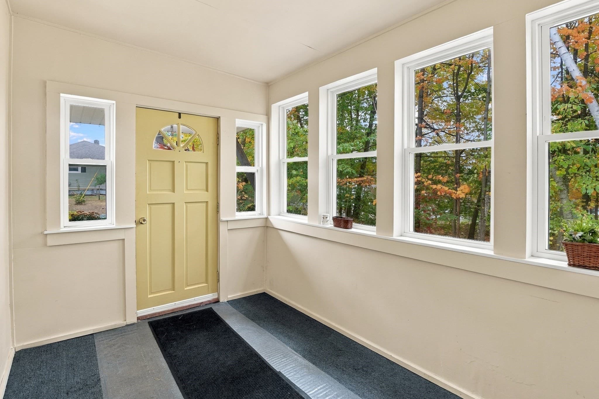 Single Family Residence at 3 Olive Drive, Leominster MA 01453, photo 8 of 34