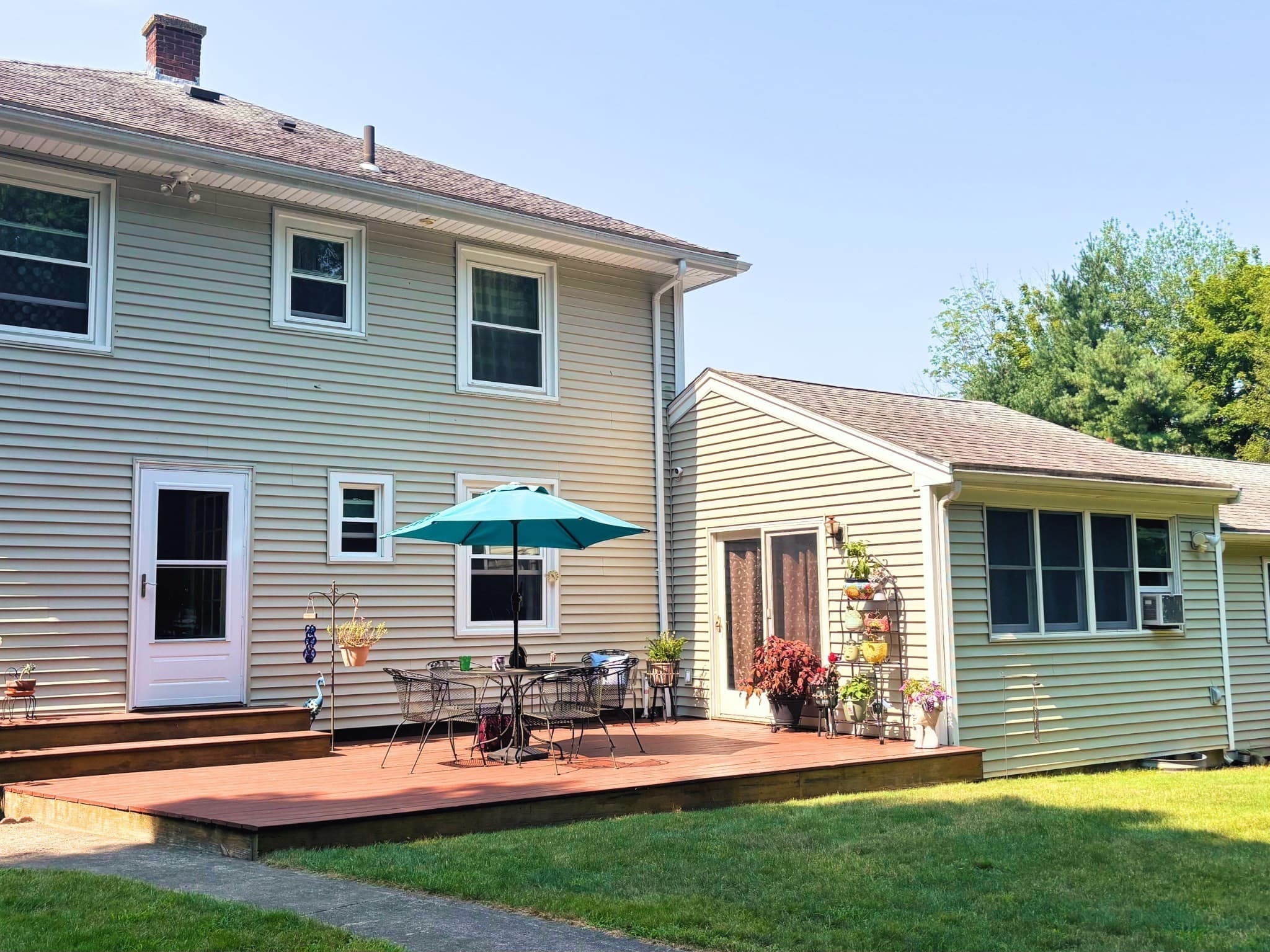 Single Family Residence at 548 Plymouth St, East Bridgewater MA 02333, photo 5 of 42