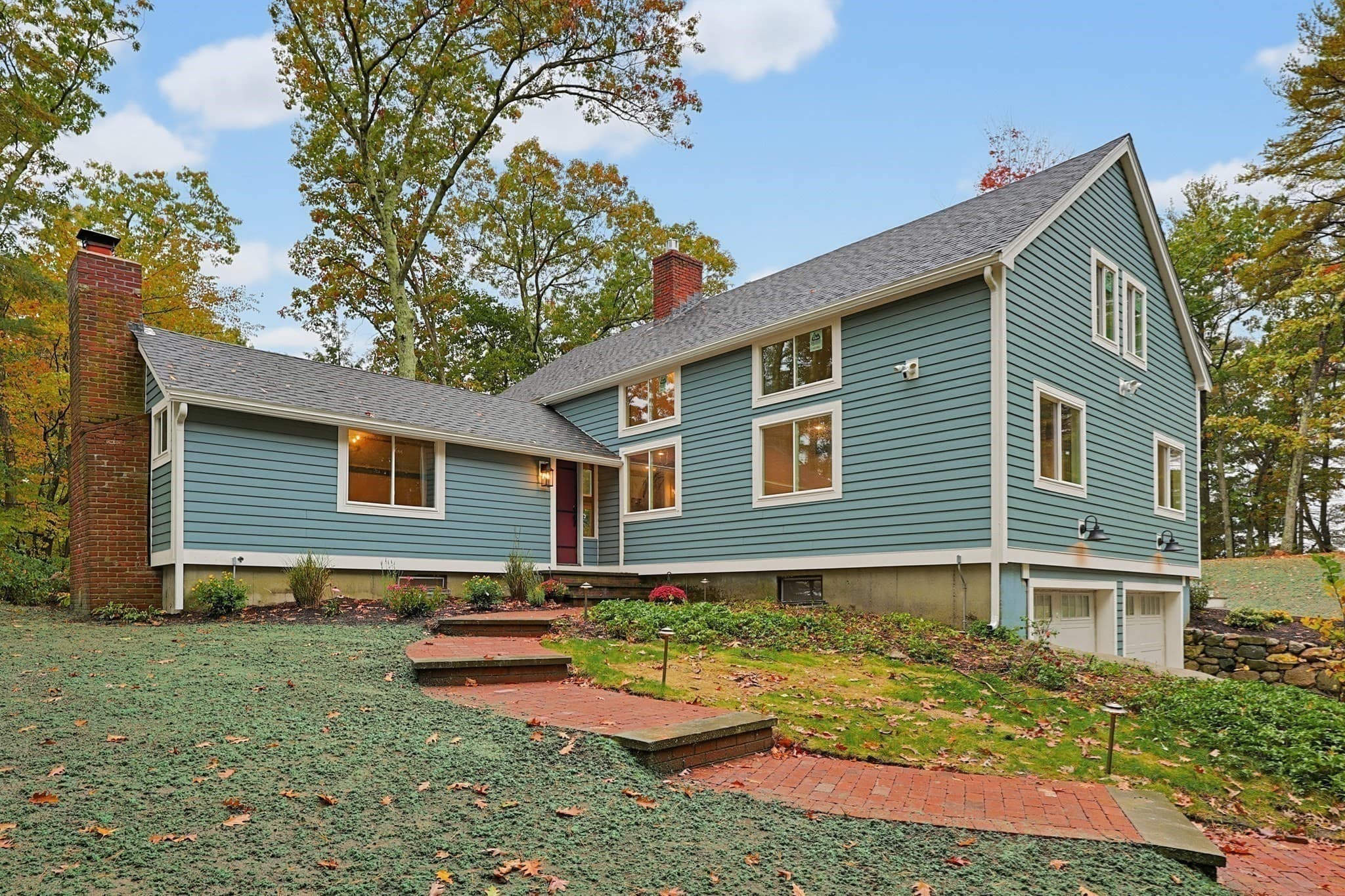 Single Family Residence at 18 Hearthstone Drive, Medfield MA 02052, photo 4 of 38