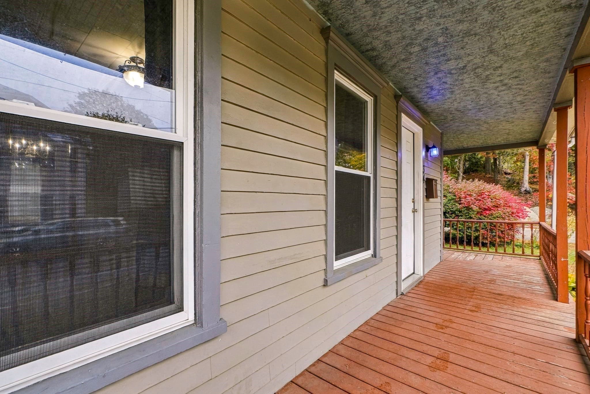 Single Family Residence at 34 Joyce St, Webster MA 01570, photo 2 of 30