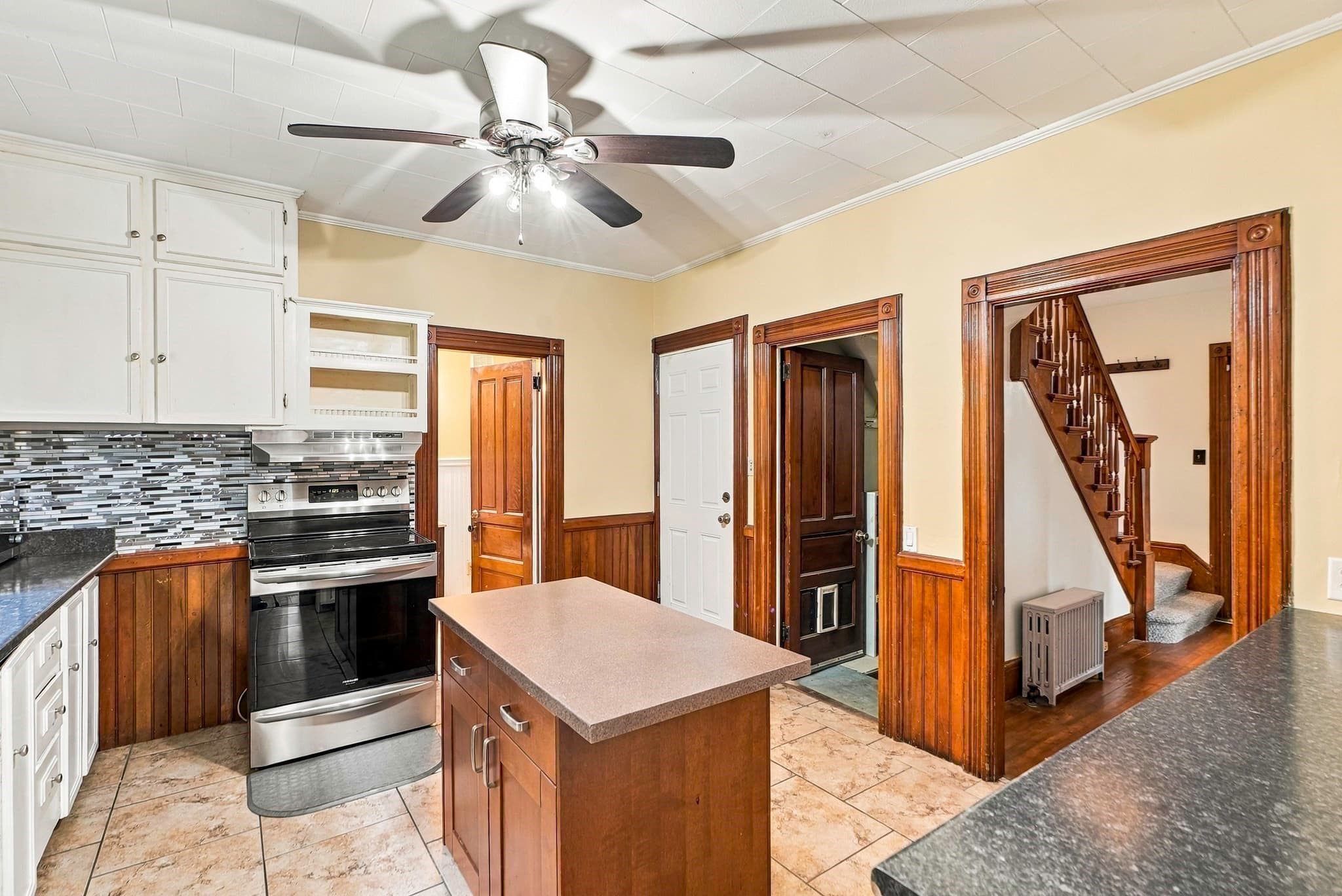 Single Family Residence at 34 Joyce St, Webster MA 01570, photo 6 of 30