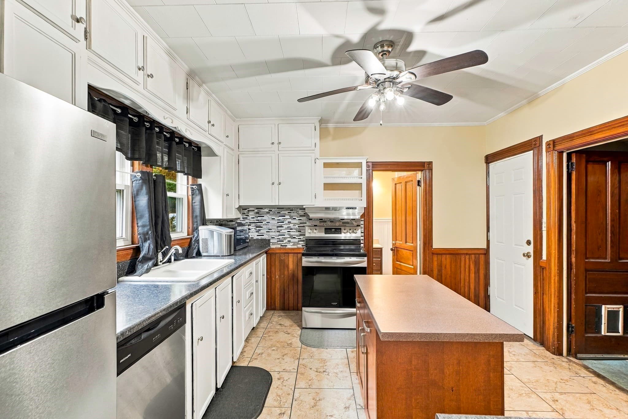 Single Family Residence at 34 Joyce St, Webster MA 01570, photo 7 of 30