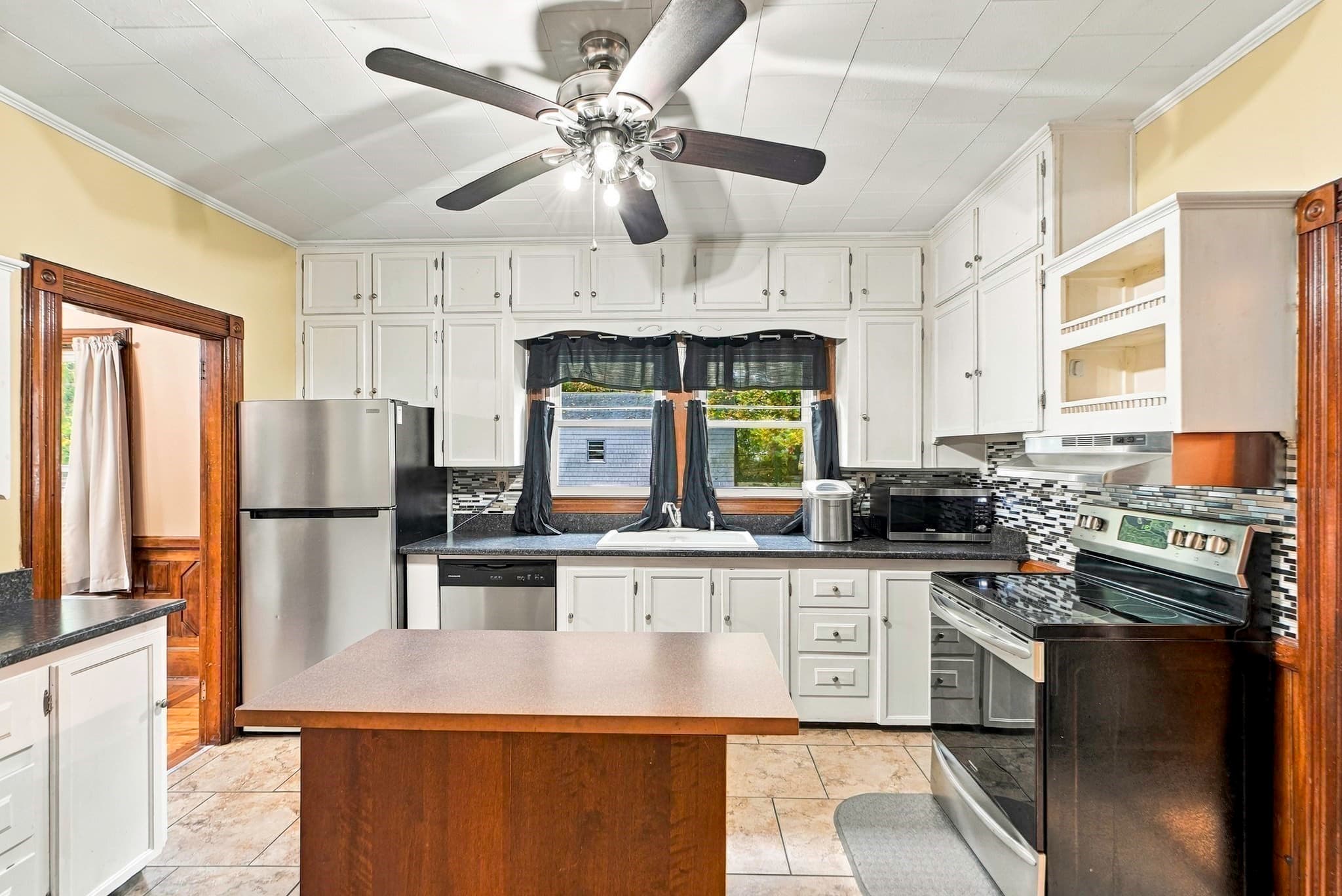 Single Family Residence at 34 Joyce St, Webster MA 01570, photo 9 of 30