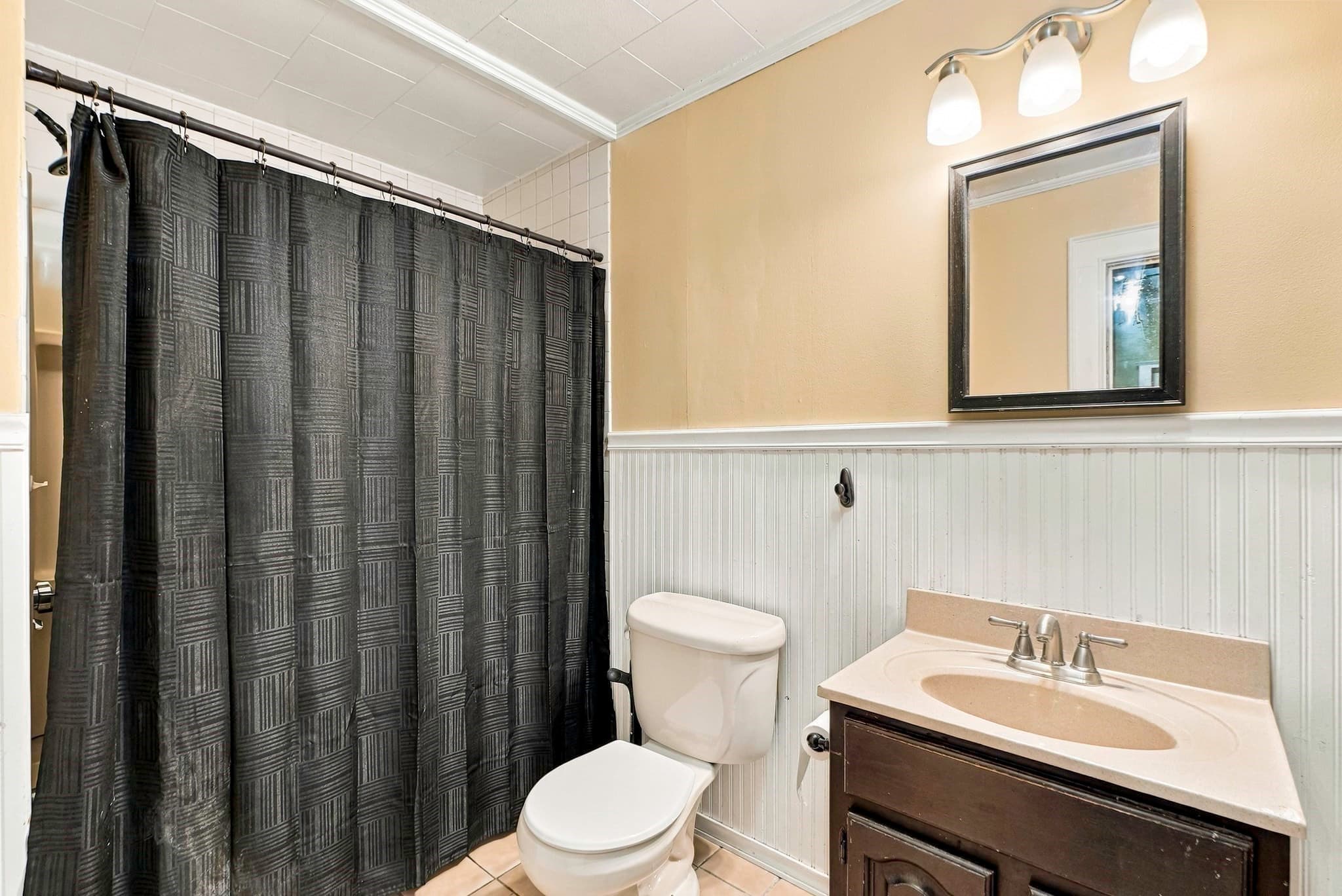 Single Family Residence at 34 Joyce St, Webster MA 01570, photo 10 of 30