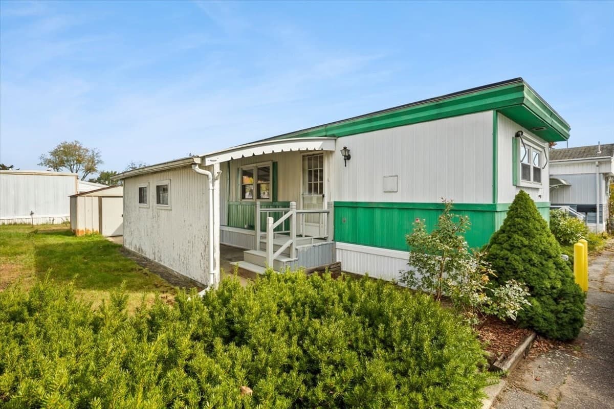 Mobile Home at 130 East Washington St # 89, North Attleboro MA 02760, photo 2 of 25