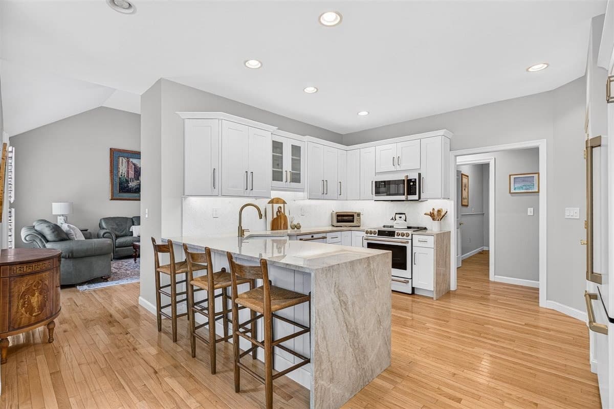 Condominium at 22 Silver Brook Ln # 22, Norwell MA 02061, photo 16 of 35