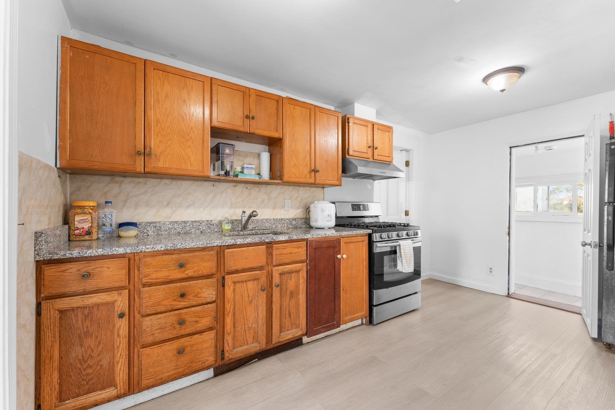 Single Family Residence at 576 Sea St, Quincy MA 02169, Quincy, photo 8 of 21