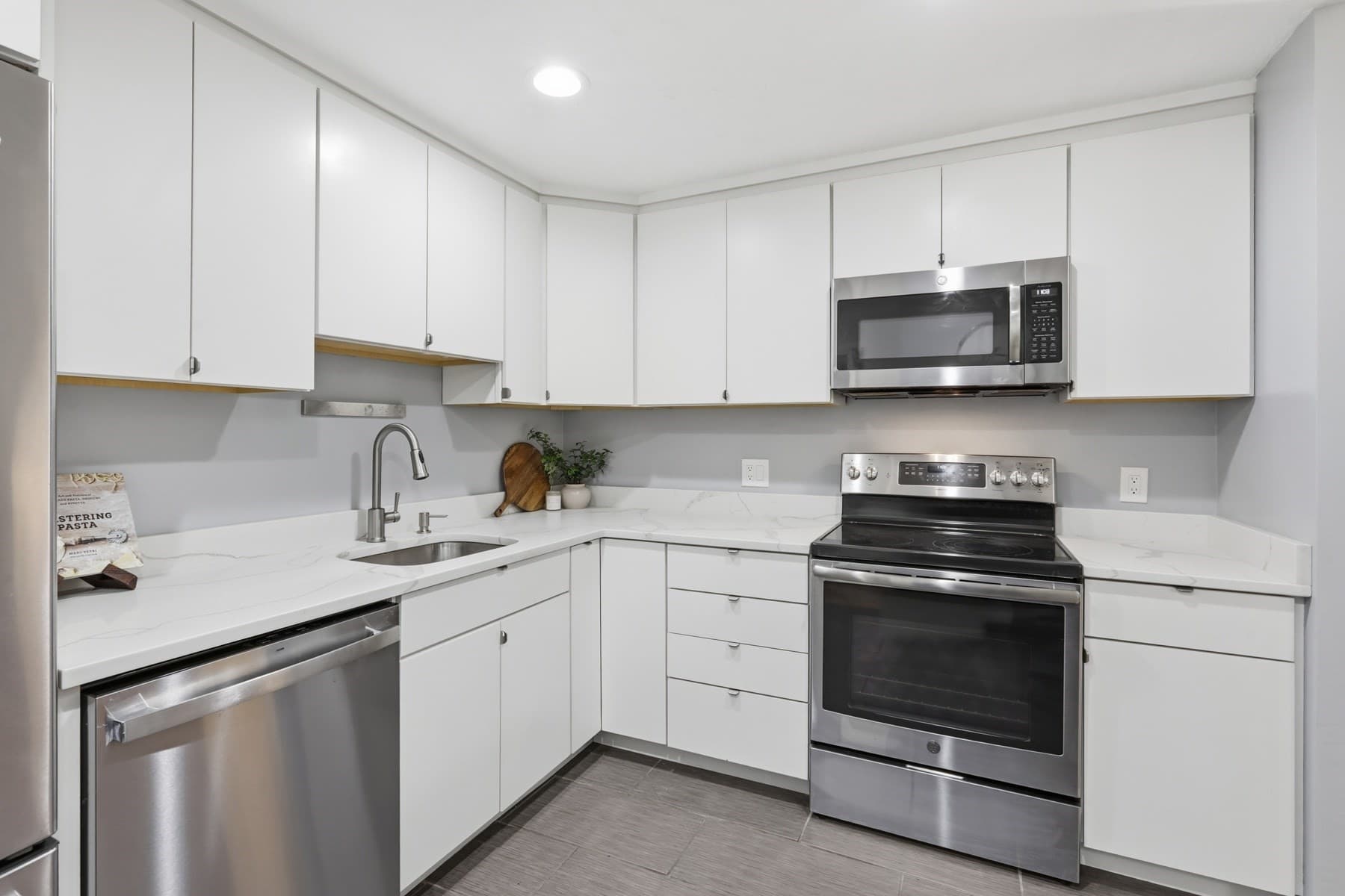 Condominium at 40 Casablanca Ct # 40, Haverhill MA 01832, photo 11 of 30