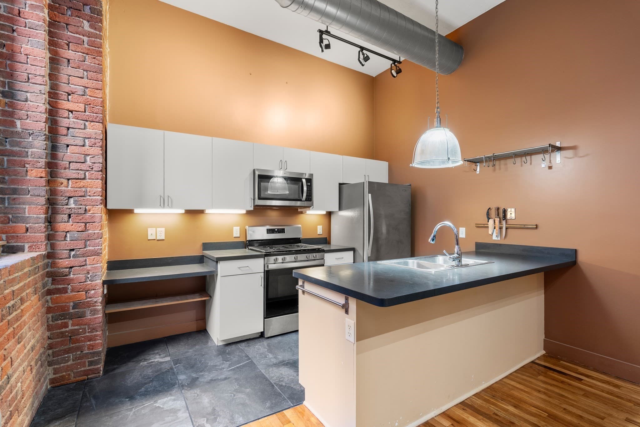 Condominium at 13-17 Willow St # 205, Lynn MA 01901, Lynn, photo 2 of 20