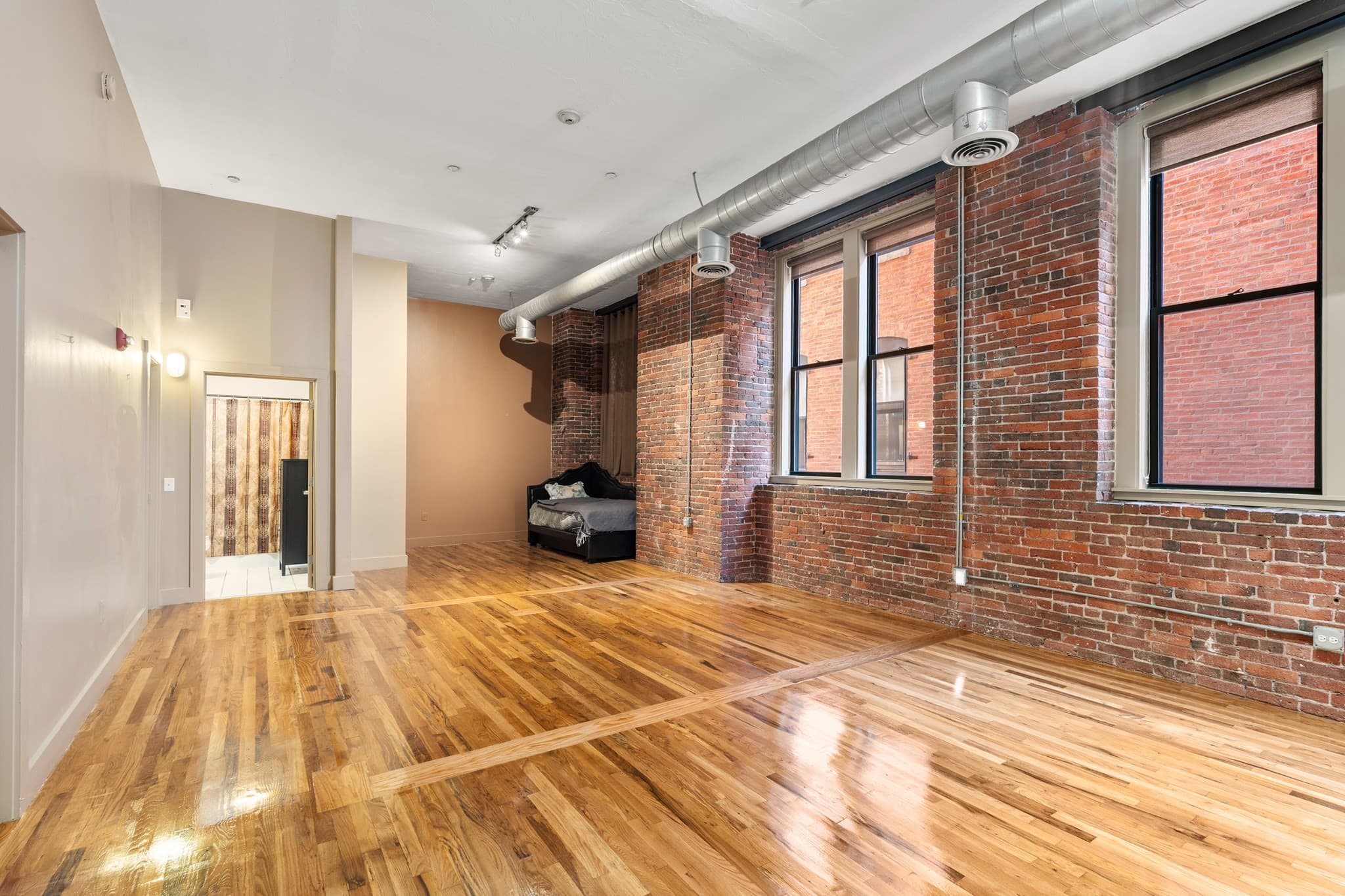 Condominium at 13-17 Willow St # 205, Lynn MA 01901, Lynn, photo 6 of 20