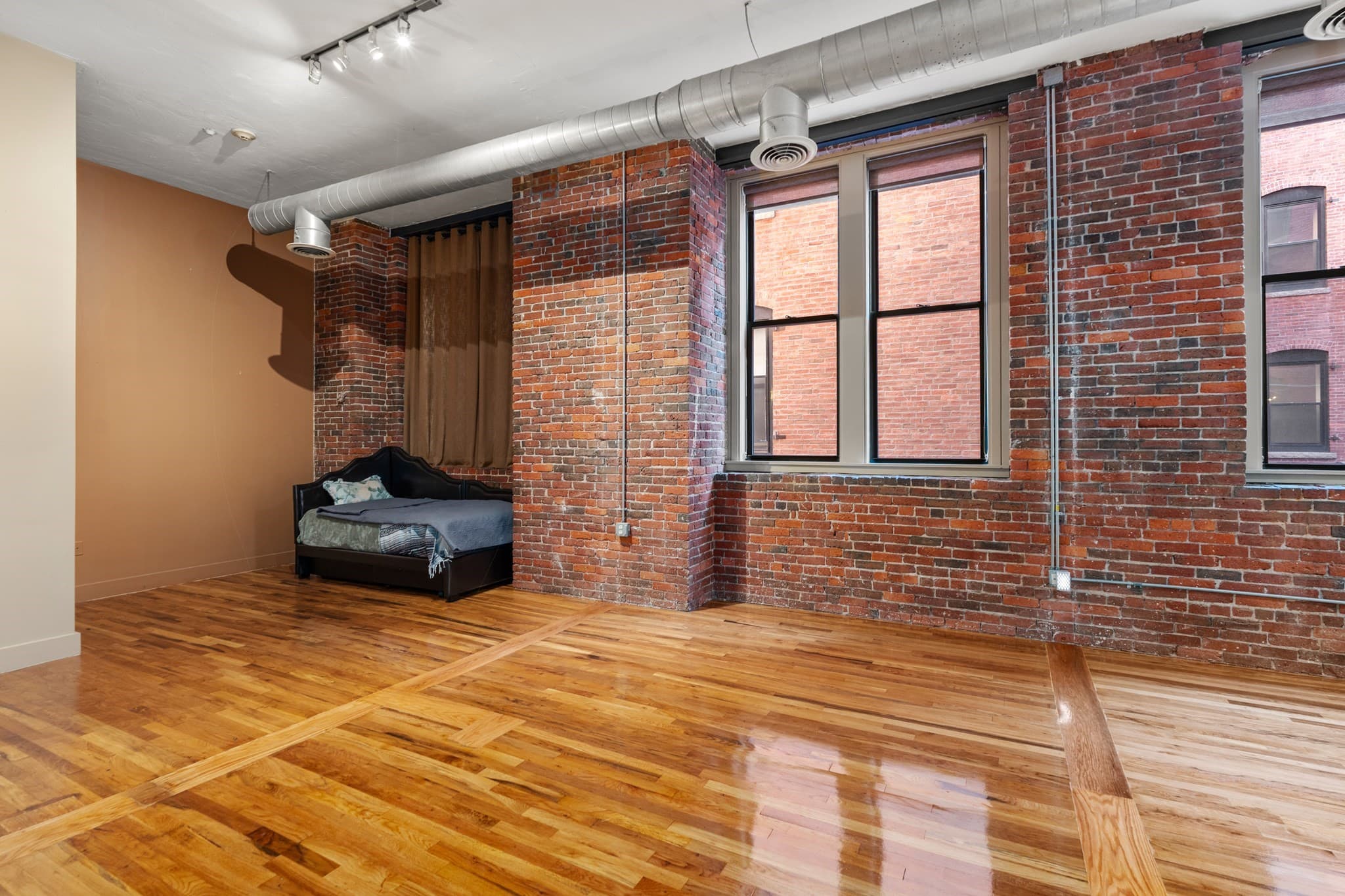 Condominium at 13-17 Willow St # 205, Lynn MA 01901, Lynn, photo 7 of 20