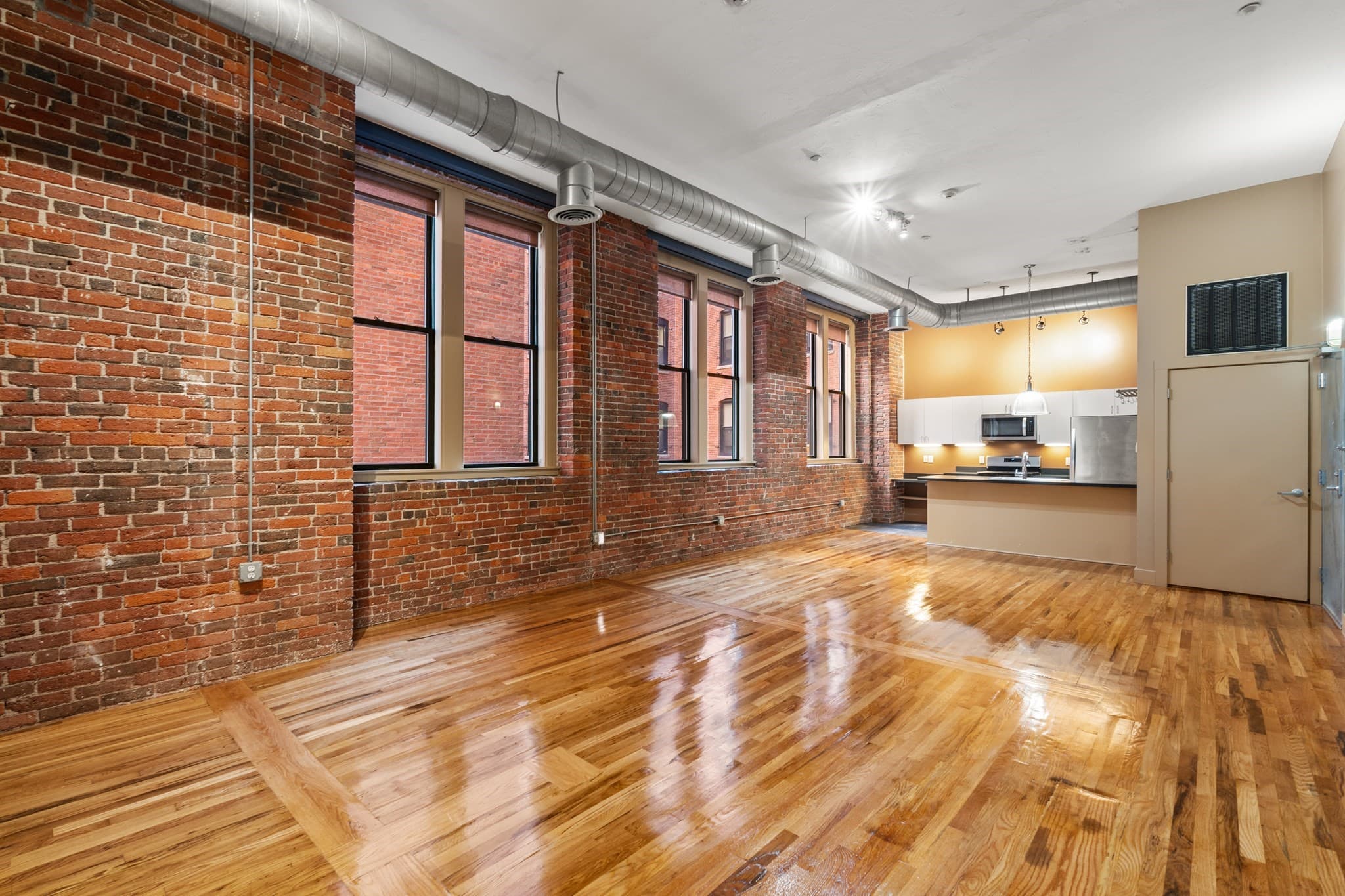 Condominium at 13-17 Willow St # 205, Lynn MA 01901, Lynn, photo 9 of 20