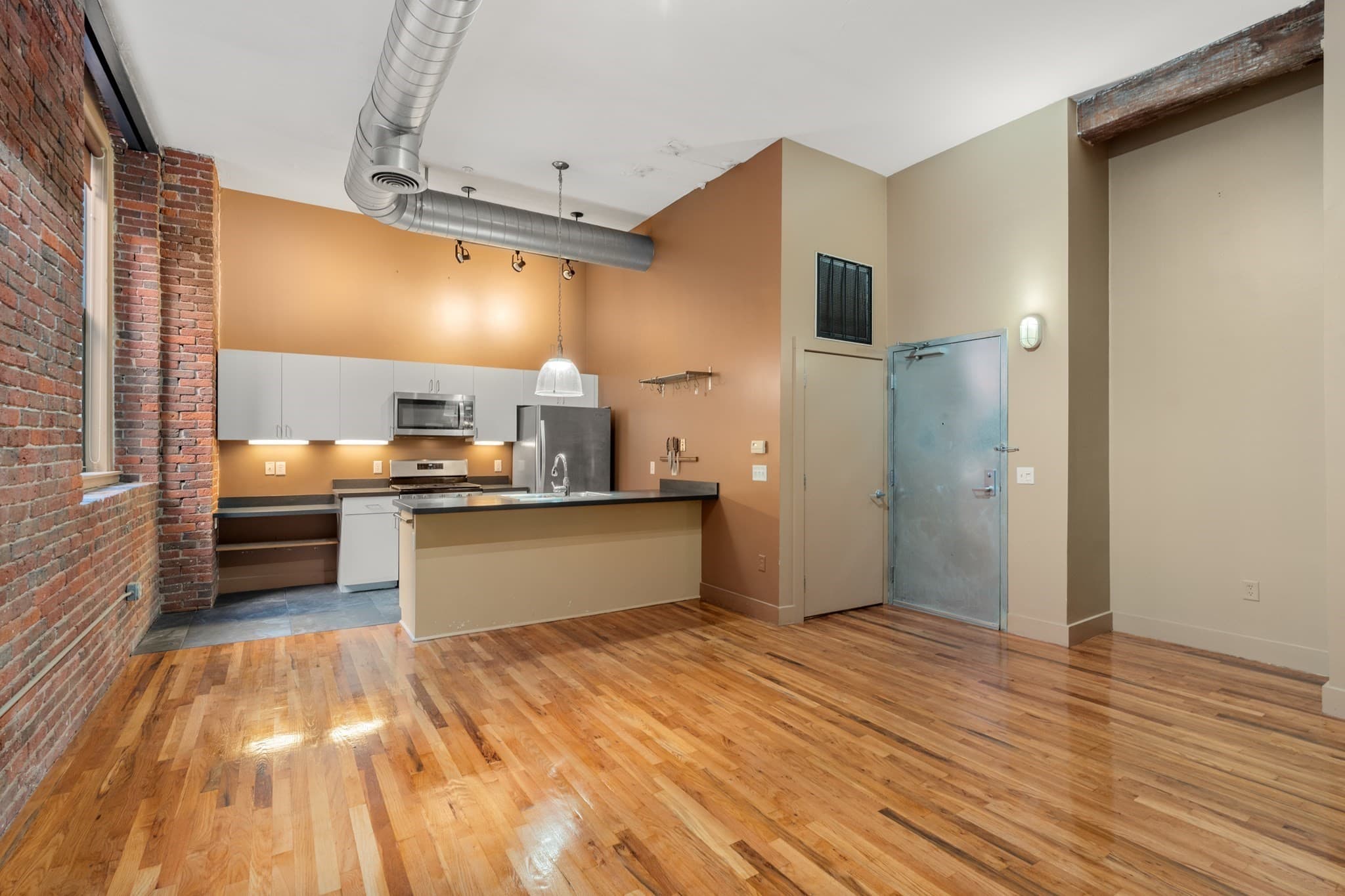 Condominium at 13-17 Willow St # 205, Lynn MA 01901, Lynn, photo 4 of 20