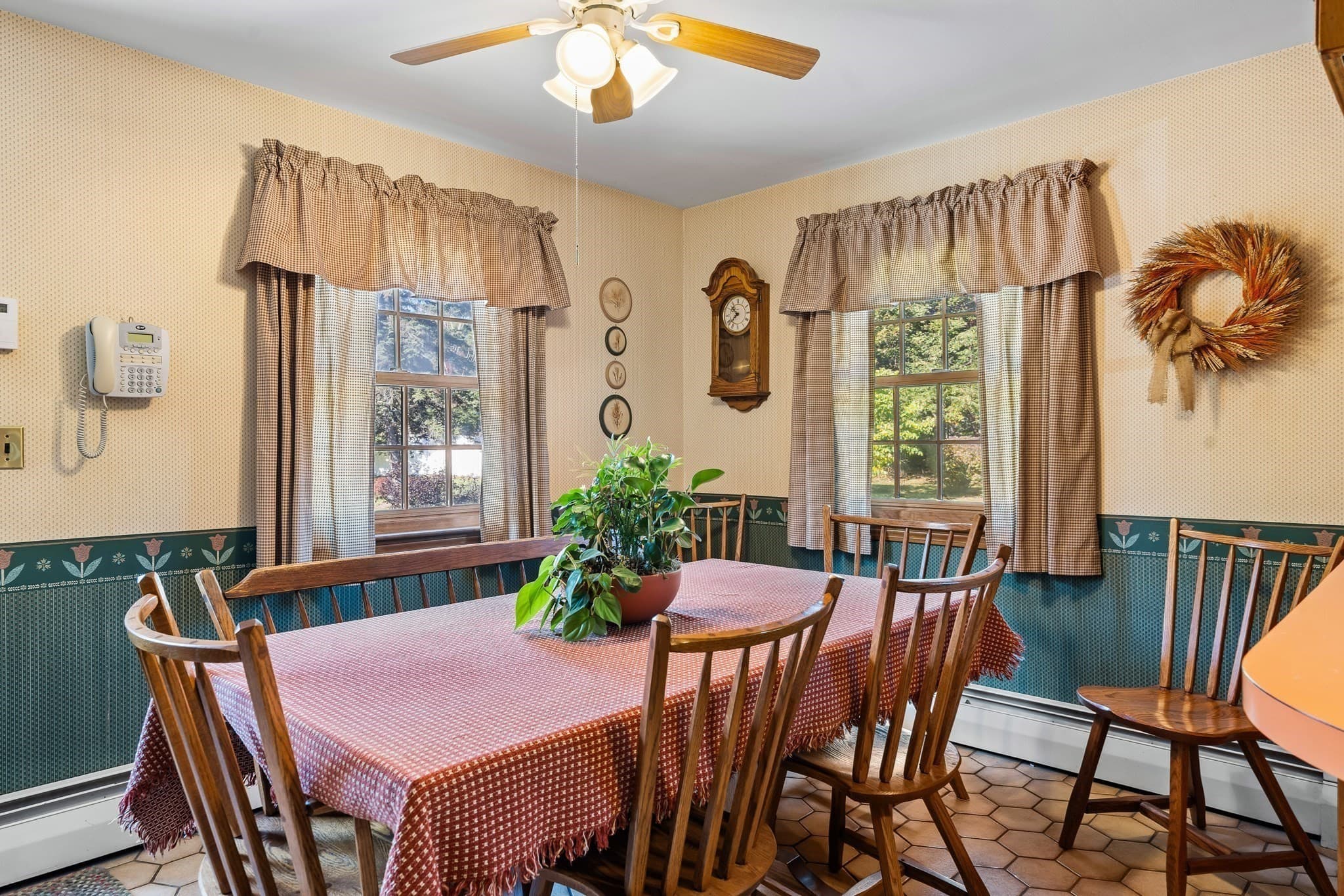 Single Family Residence at 141 Olin Avenue, Fitchburg MA 01420, photo 9 of 38