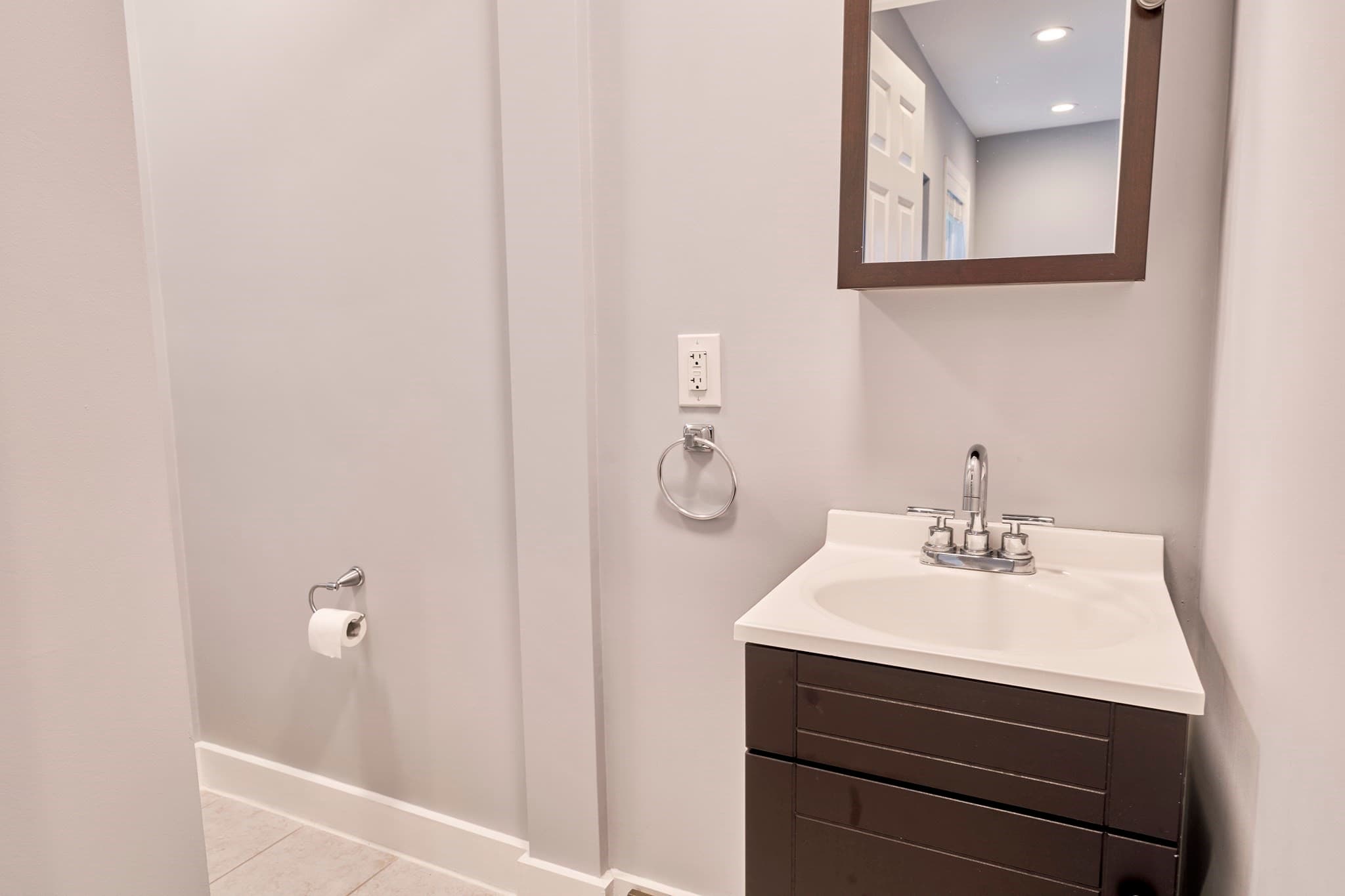 Condominium at 13 Hartwell St # 1, Waltham MA 02453, Waltham, photo 14 of 32
