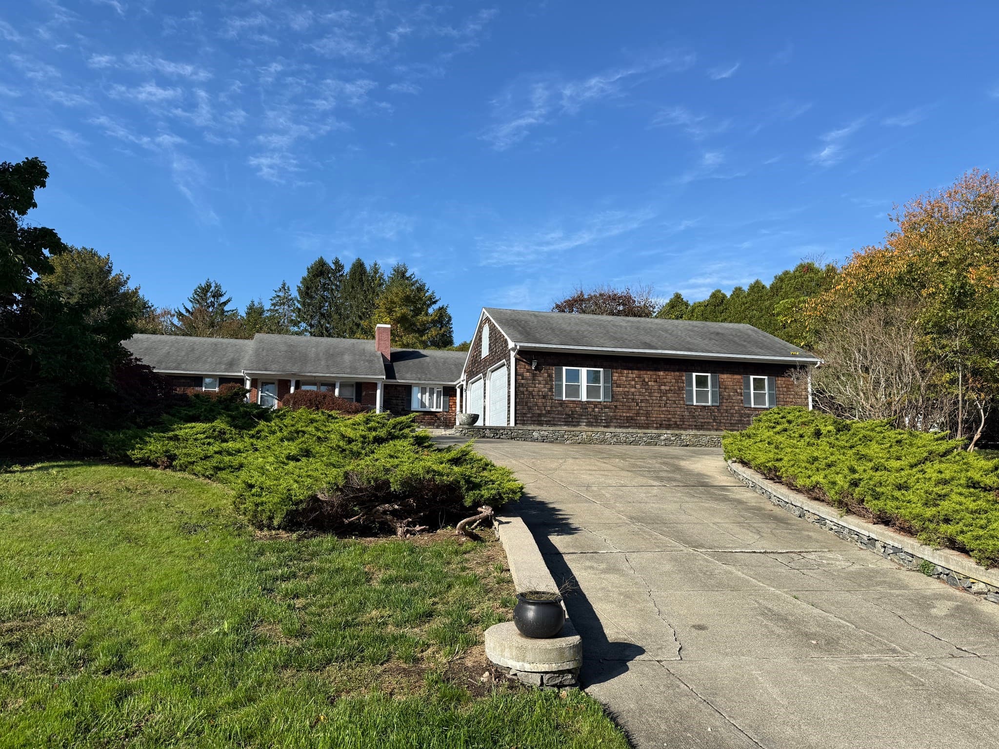 Single Family Residence at 7 Fallon Dr, Westport MA 02790, photo 6 of 40