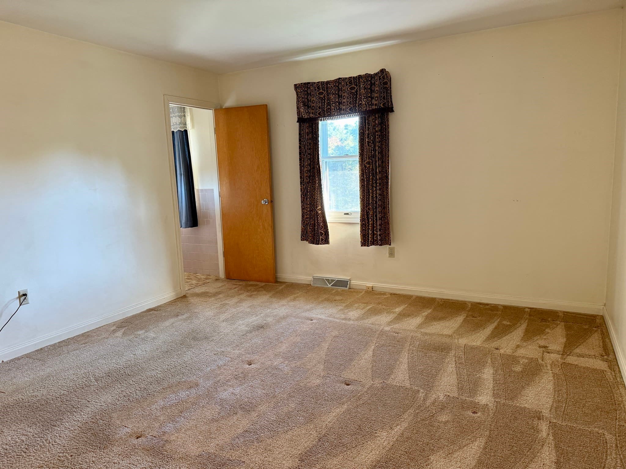 Single Family Residence at 7 Fallon Dr, Westport MA 02790, photo 33 of 40