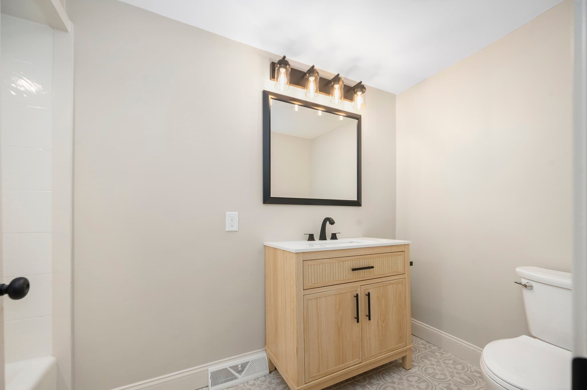 Single Family Residence at 233 Annette Ave, Woonsocket RI 02895, Woonsocket, photo 23 of 42