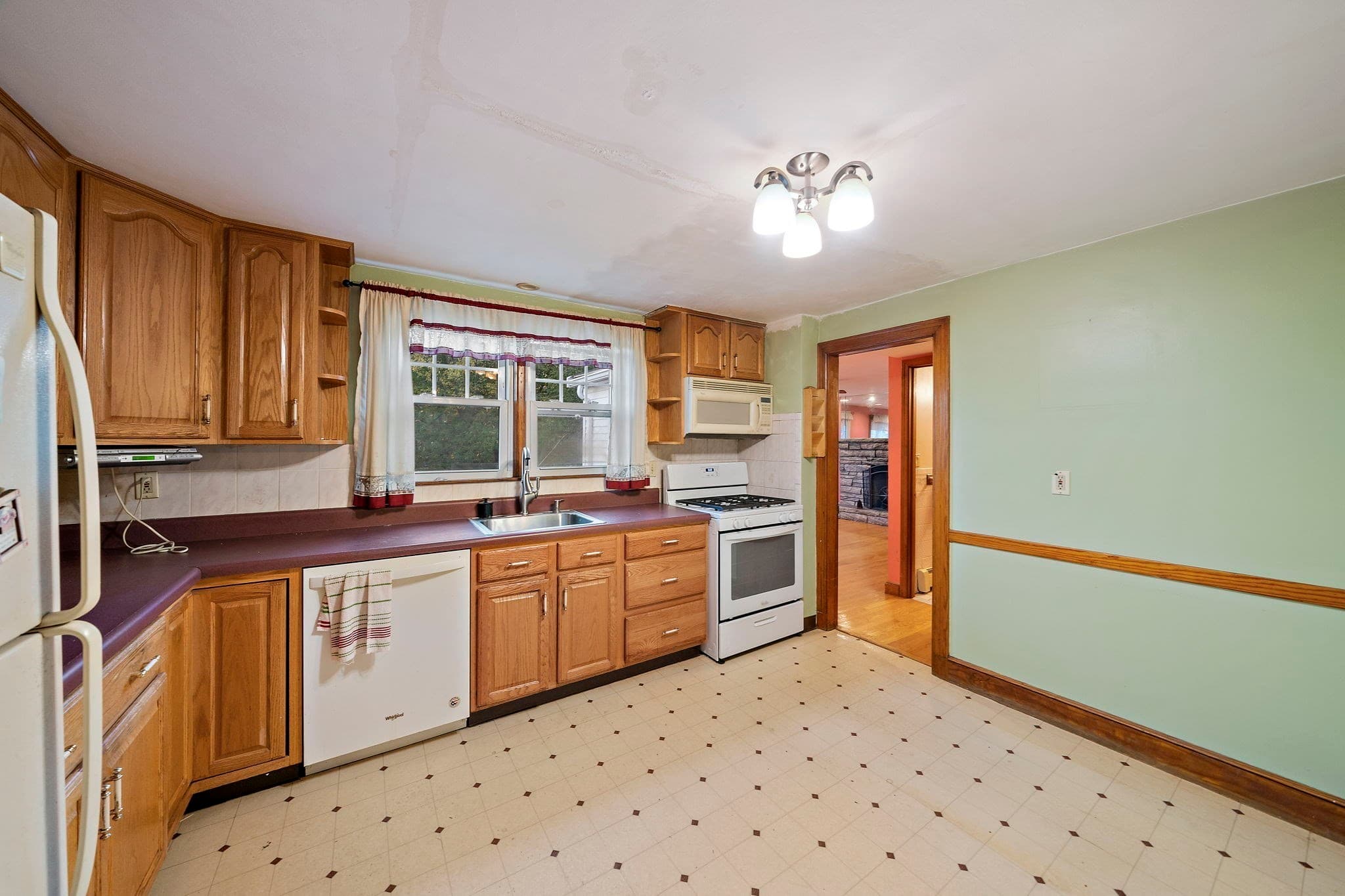Single Family Residence at 50 Lyons St, Quincy MA 02169, Quincy, photo 6 of 38