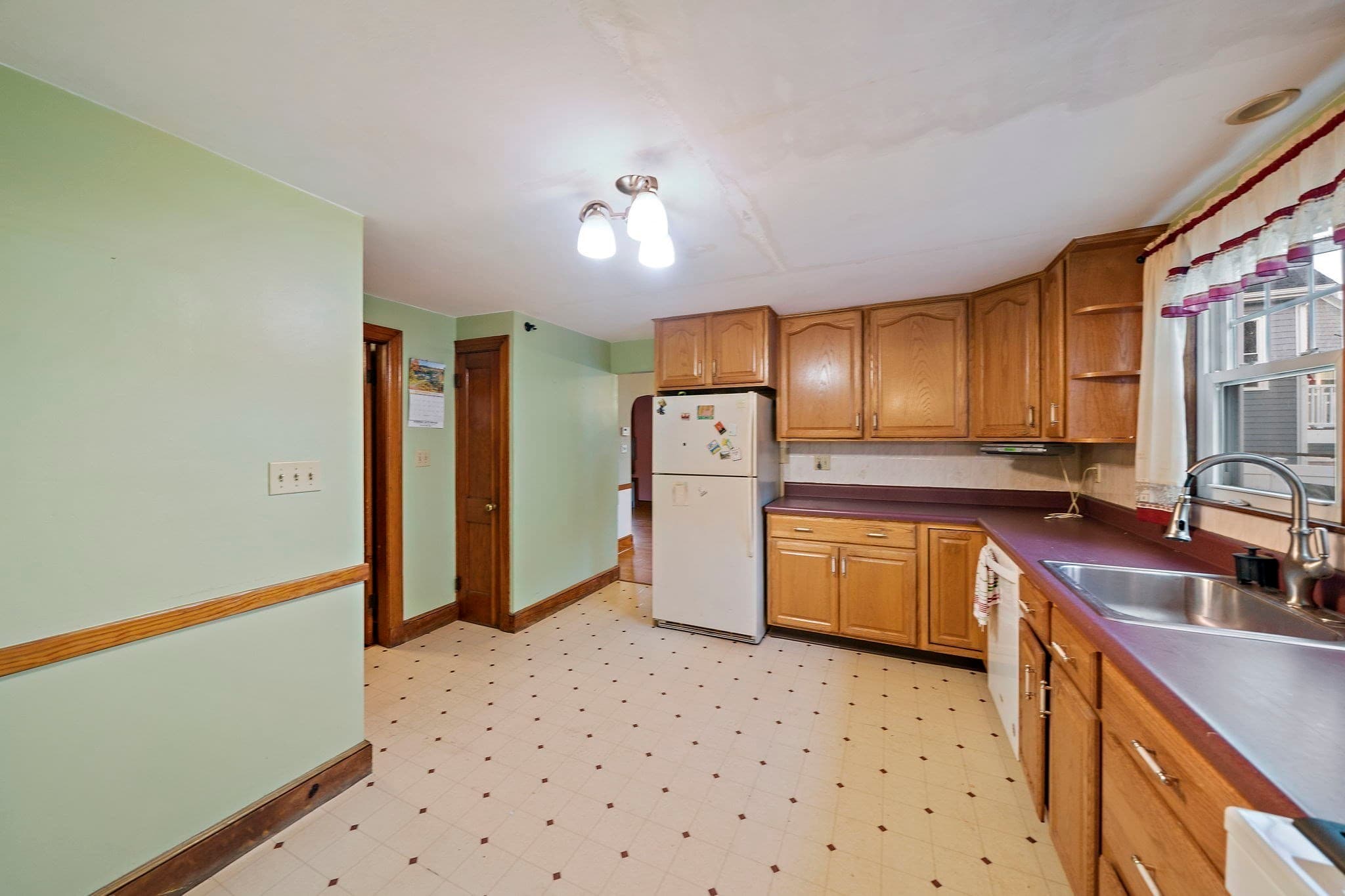 Single Family Residence at 50 Lyons St, Quincy MA 02169, Quincy, photo 7 of 38