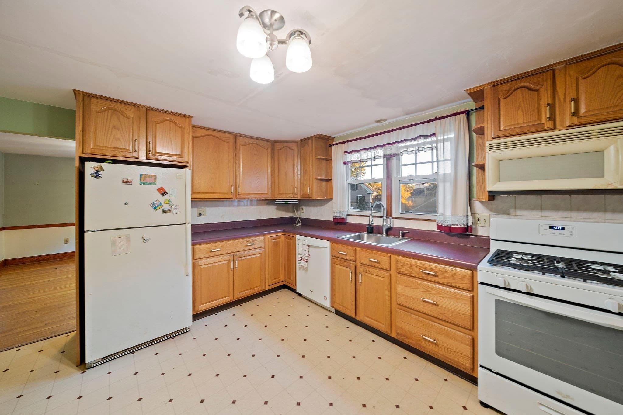 Single Family Residence at 50 Lyons St, Quincy MA 02169, Quincy, photo 5 of 38