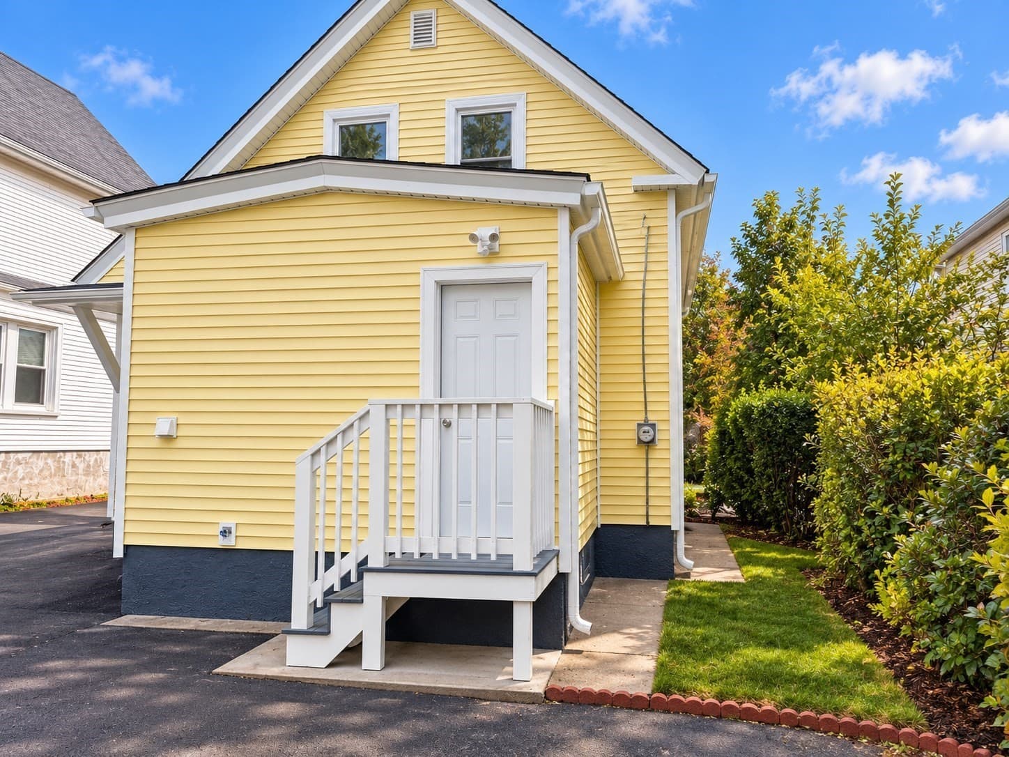 Single Family Residence at 5 Branch St, Worcester MA 01604, photo 5 of 42