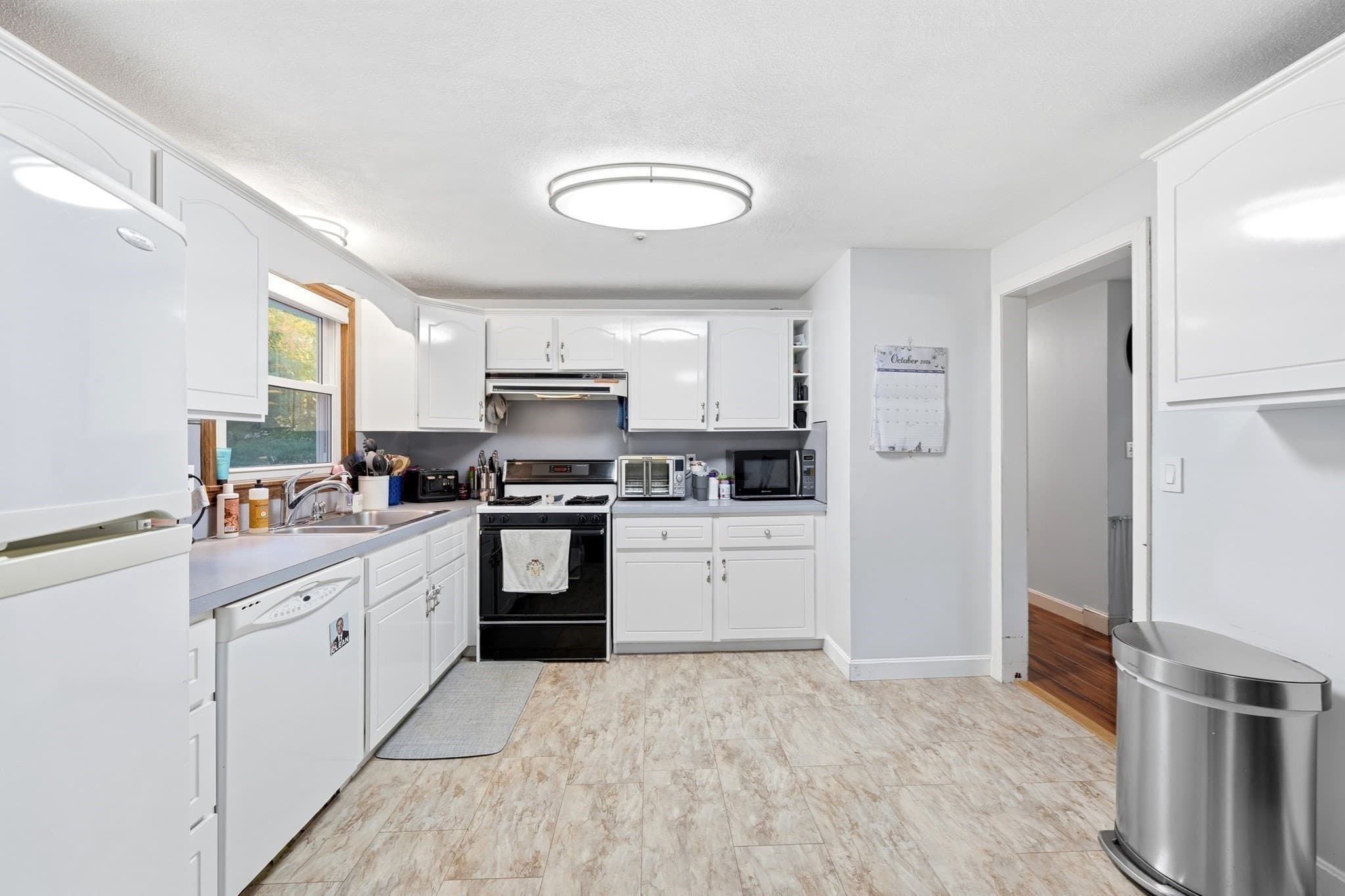 Single Family Residence at 10 Dolan Rd, Billerica MA 01821, Billerica, photo 12 of 42