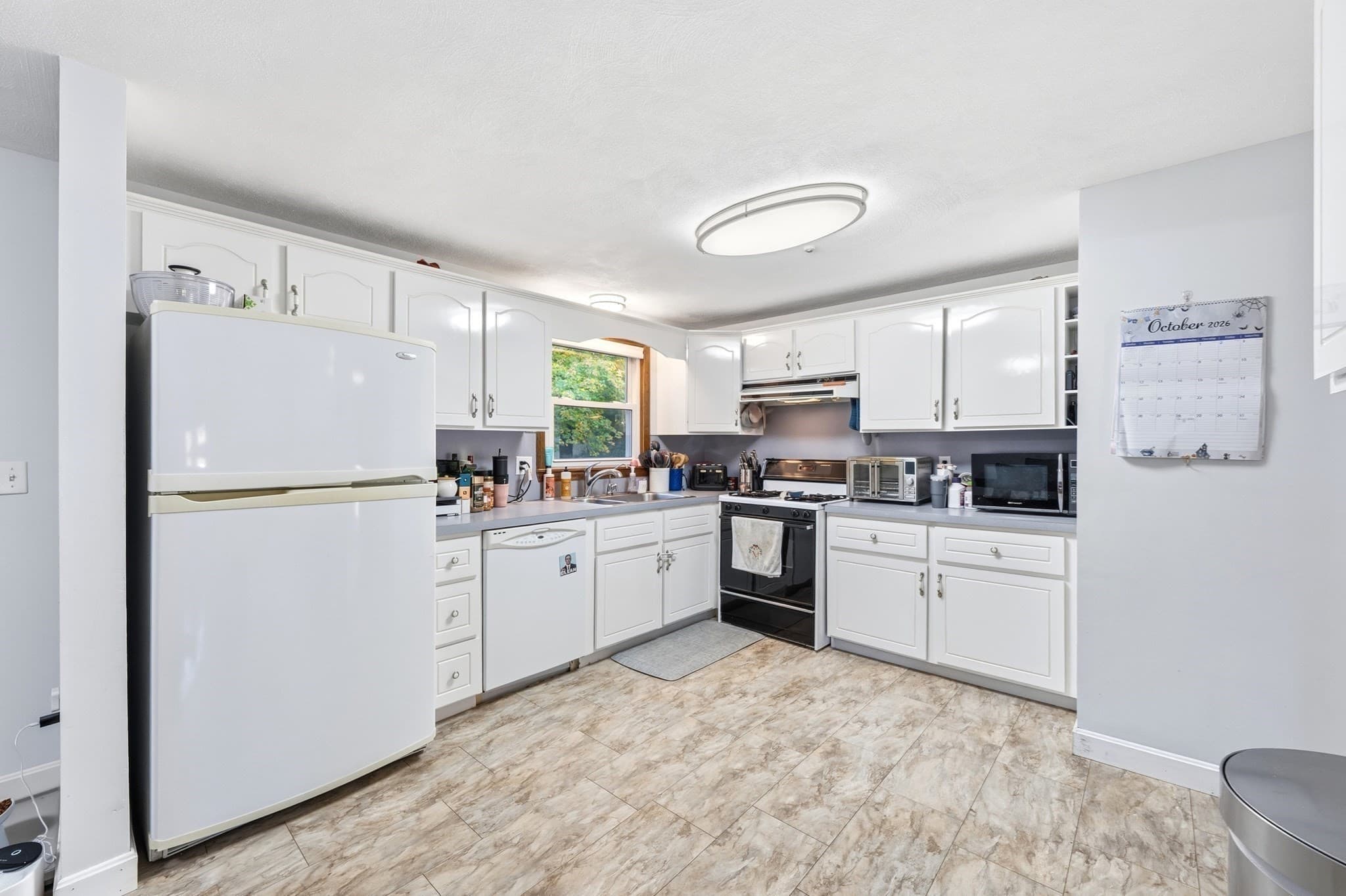 Single Family Residence at 10 Dolan Rd, Billerica MA 01821, Billerica, photo 11 of 42