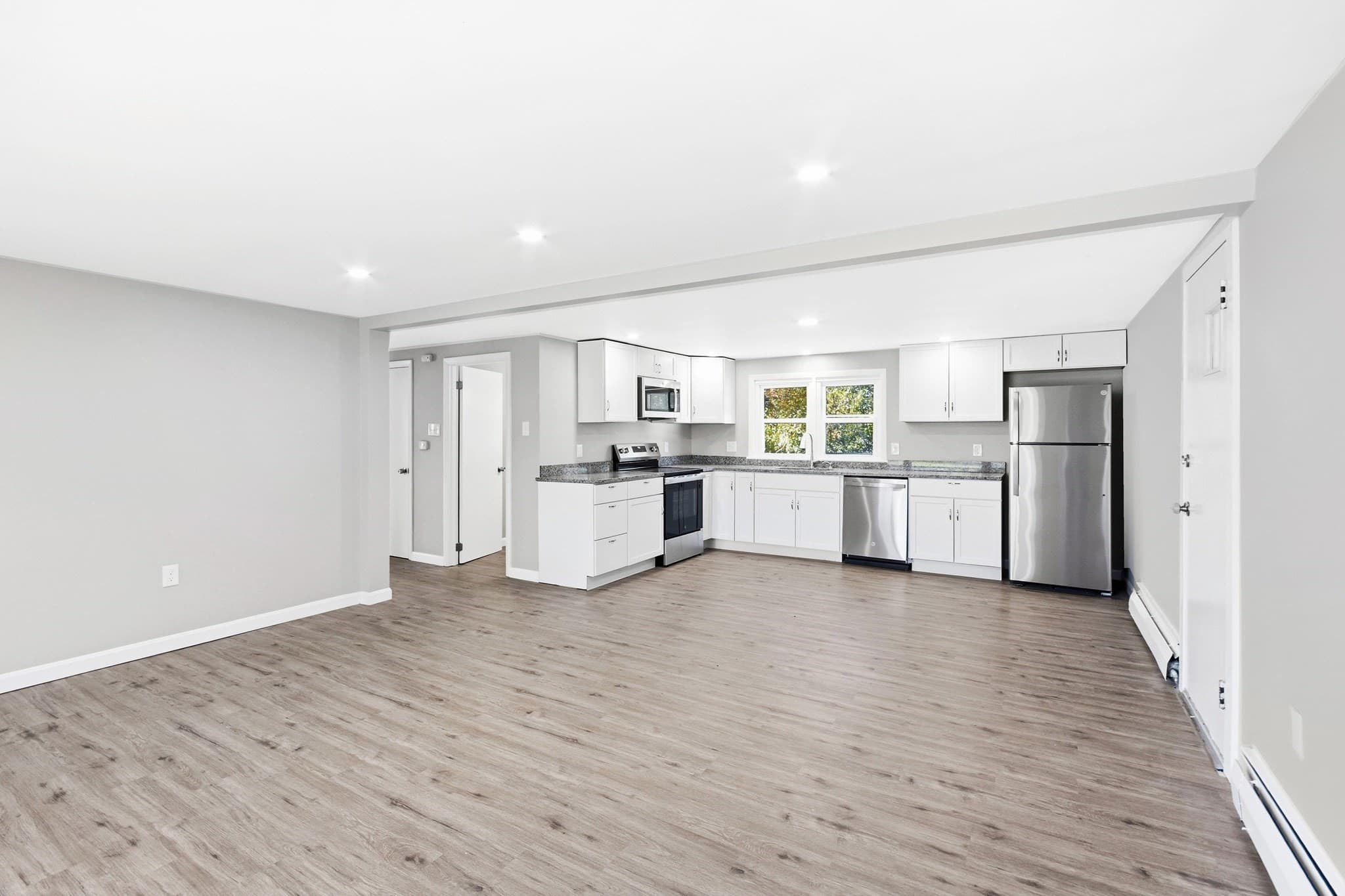Single Family Residence at 412 Oak Street, Methuen MA 01844, photo 5 of 30