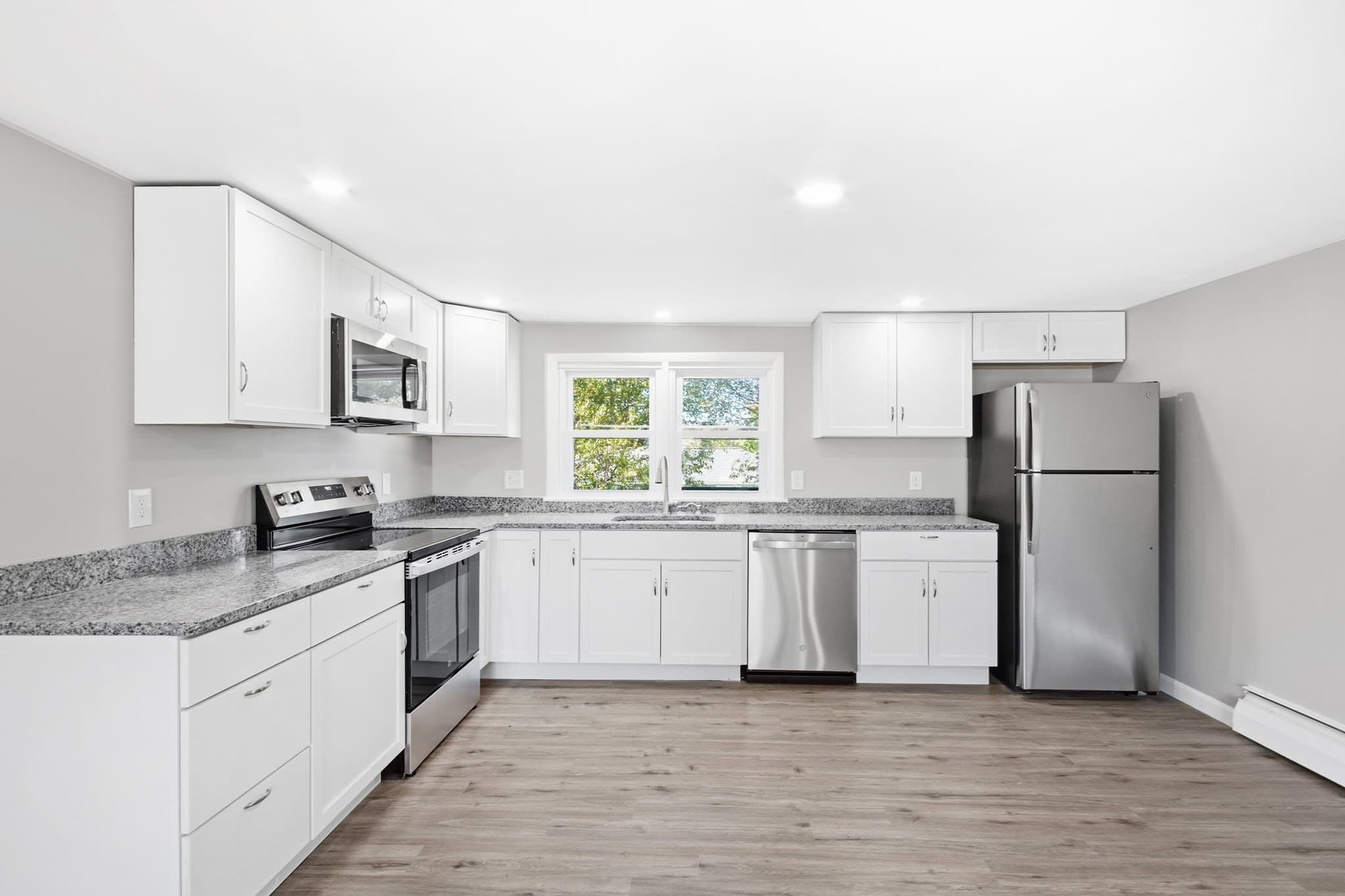 Single Family Residence at 412 Oak Street, Methuen MA 01844, photo 4 of 30