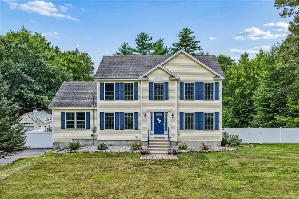 110 Middle Rd, Deerfield NH 03037