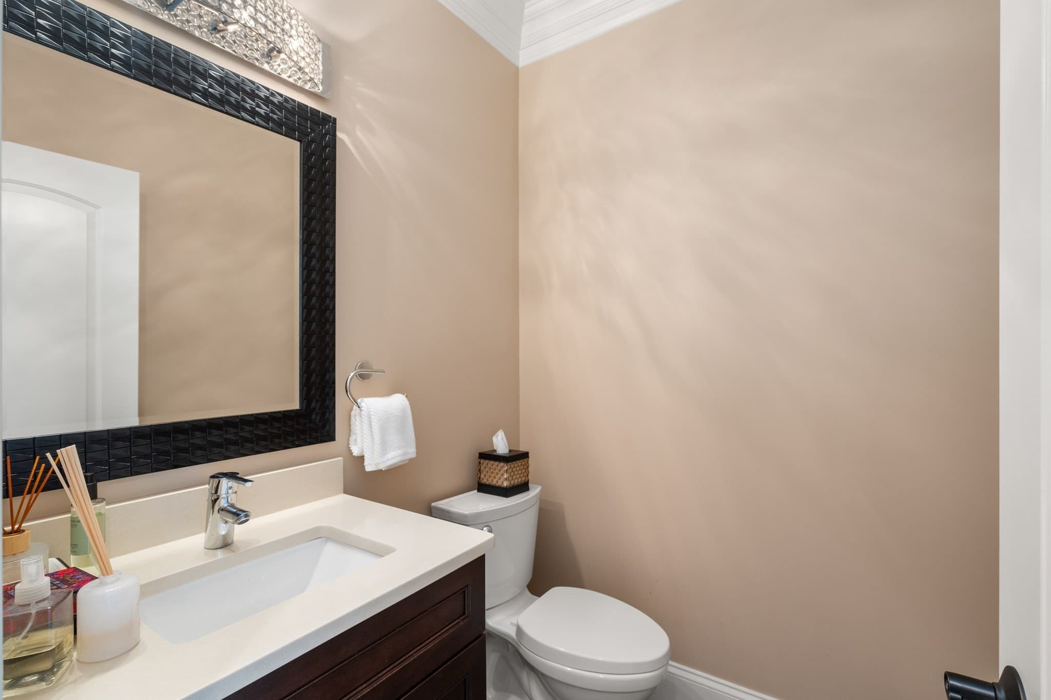 Single Family Residence at 155 Hartman Rd, Newton MA 02459, Newton, photo 4 of 41