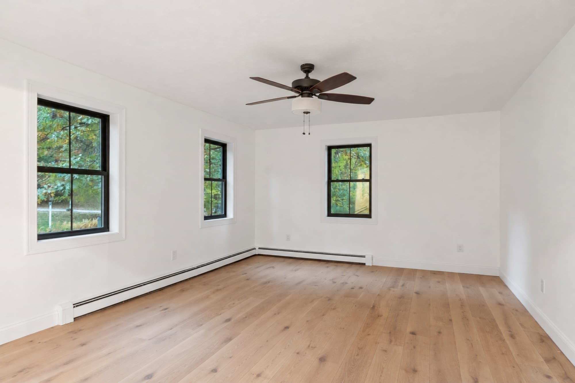Single Family Residence at 16 E Applewood Dr, Charlton MA 01507, photo 17 of 42