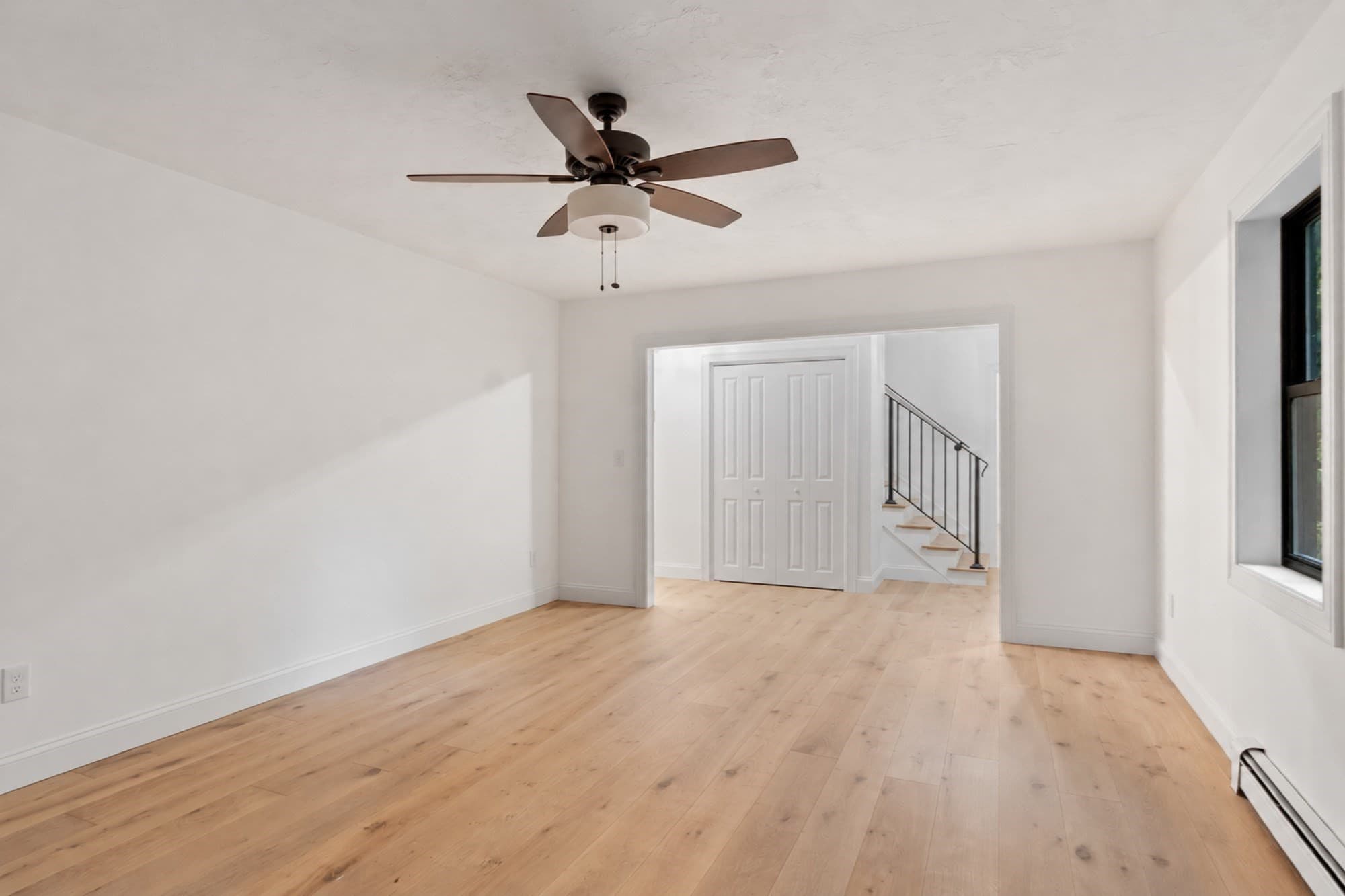 Single Family Residence at 16 E Applewood Dr, Charlton MA 01507, photo 16 of 42