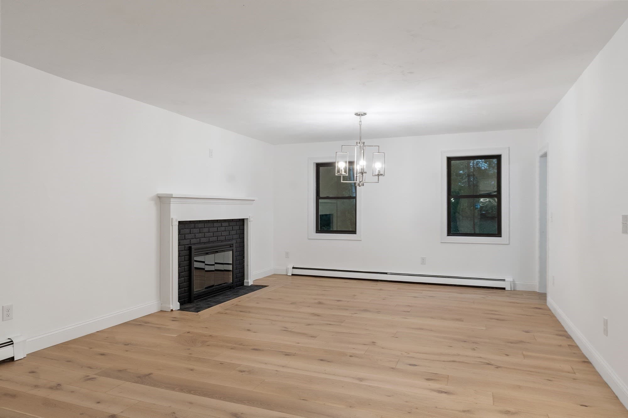 Single Family Residence at 16 E Applewood Dr, Charlton MA 01507, photo 12 of 42