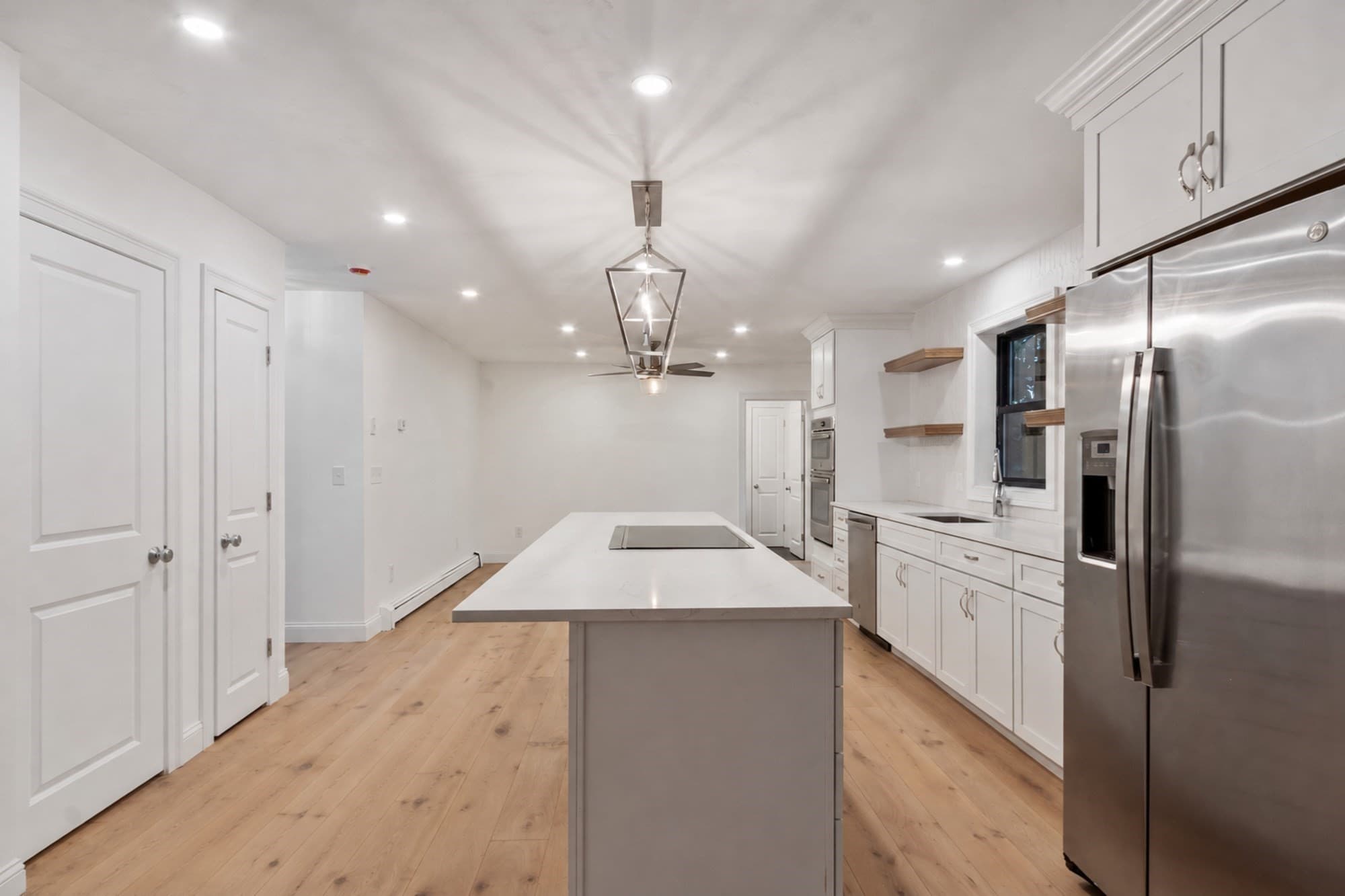 Single Family Residence at 16 E Applewood Dr, Charlton MA 01507, photo 5 of 42