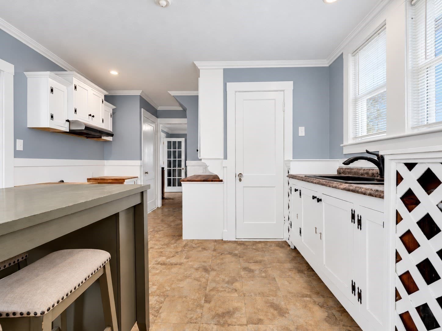 Single Family Residence at 48 Hawthorn Rd, Milton MA 02186, photo 9 of 26