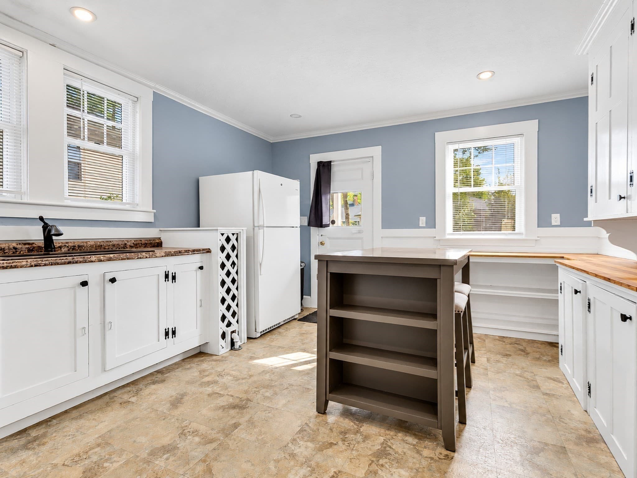 Single Family Residence at 48 Hawthorn Rd, Milton MA 02186, photo 8 of 26