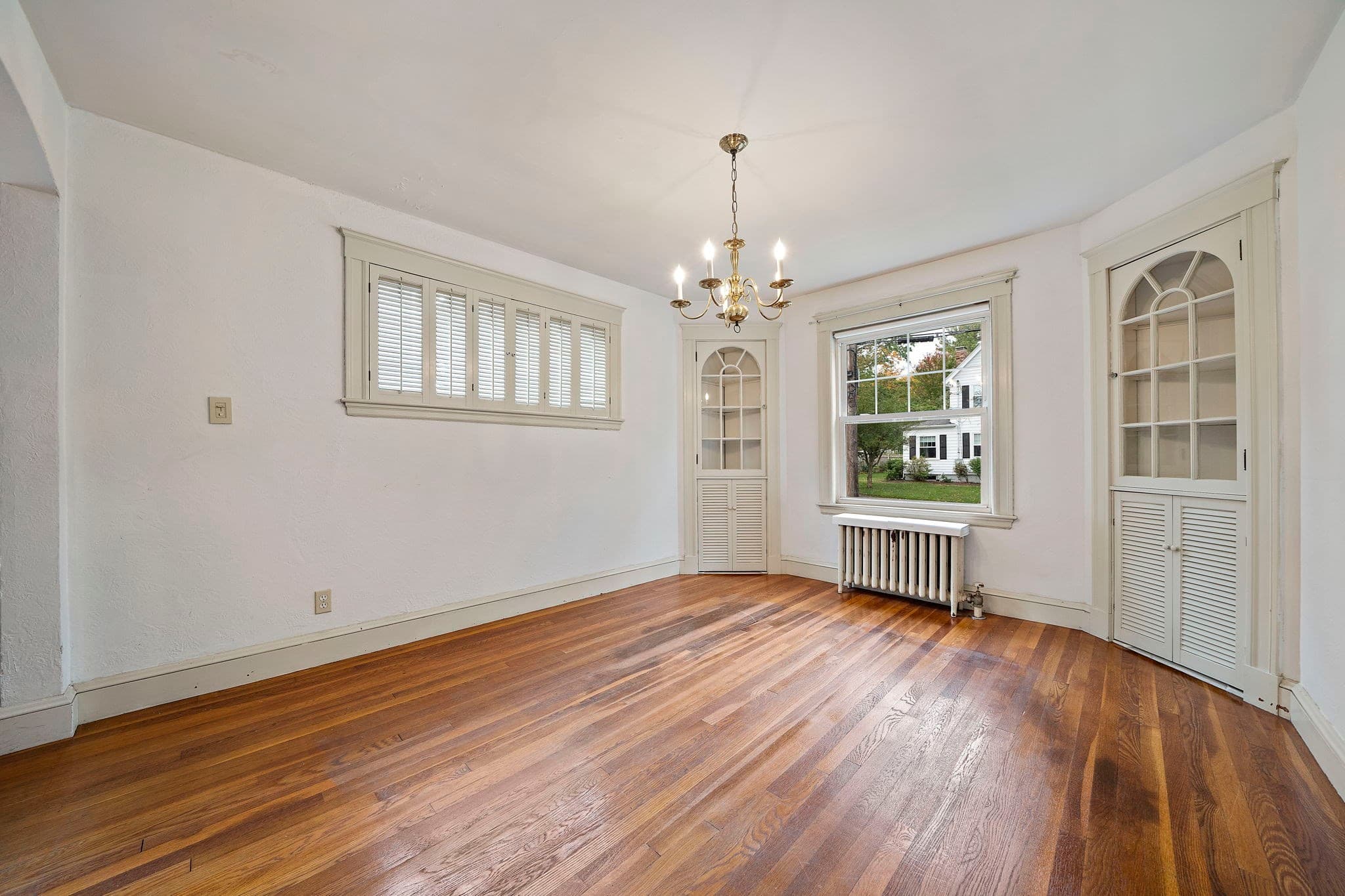 Single Family Residence at 6 Rowe St, Milton MA 02186, photo 7 of 32