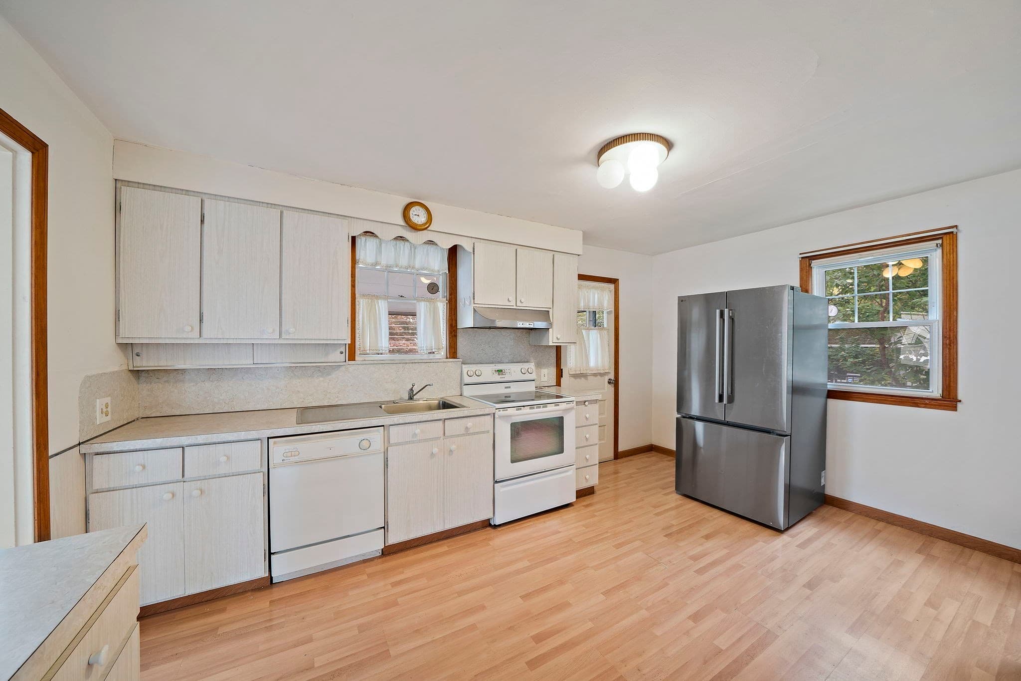 Single Family Residence at 6 Rowe St, Milton MA 02186, photo 11 of 32