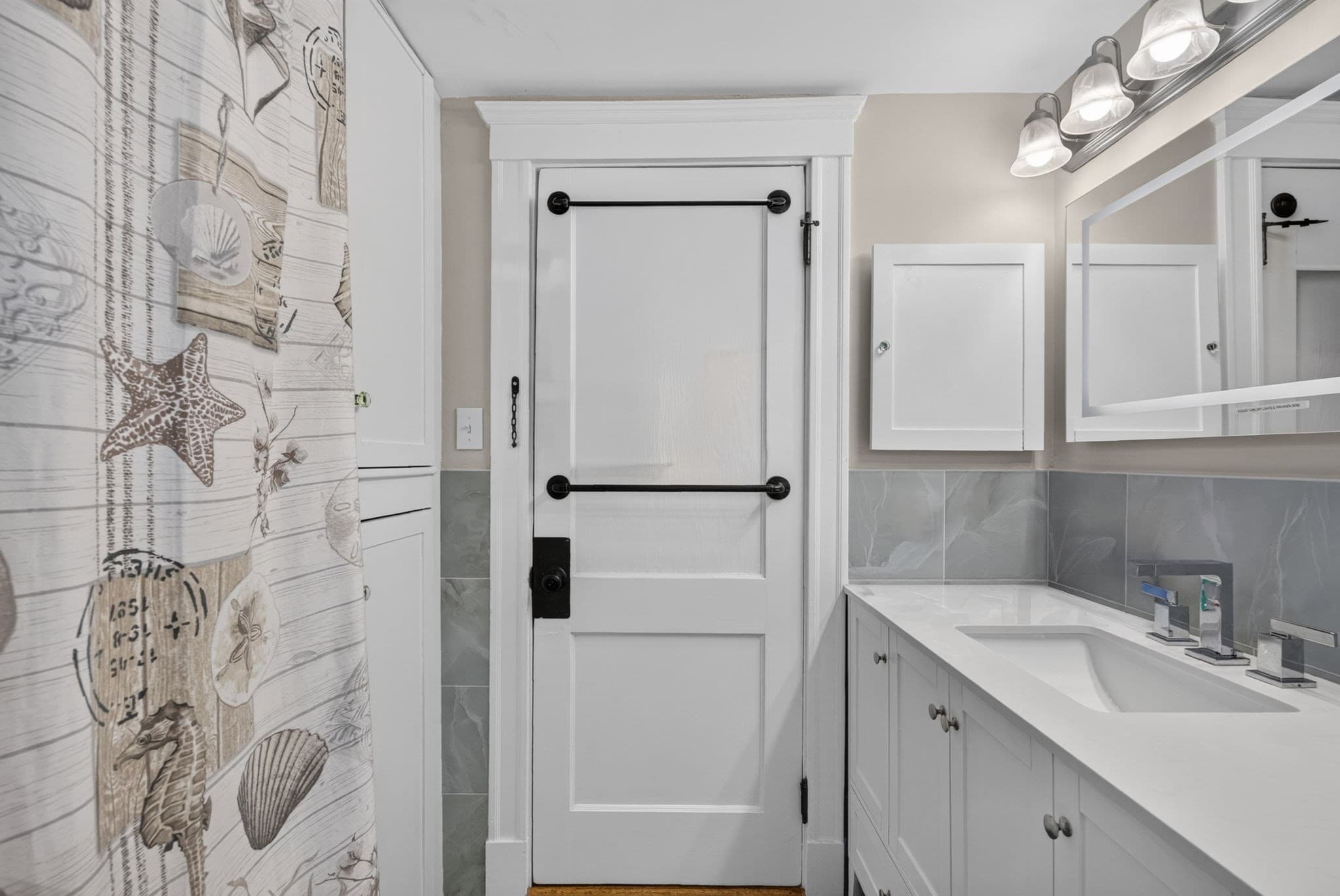 Single Family Residence at 4 Hawthorn Rd, Milton MA 02186, photo 20 of 39