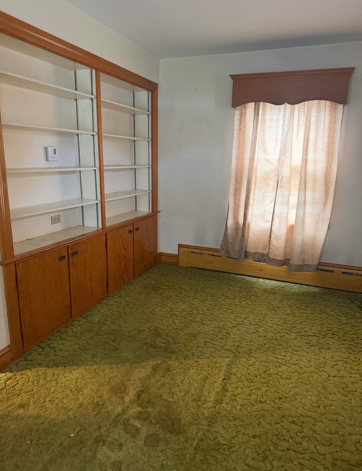 Single Family Residence at 34 Floral St, Taunton MA 02780, Taunton, photo 5 of 9