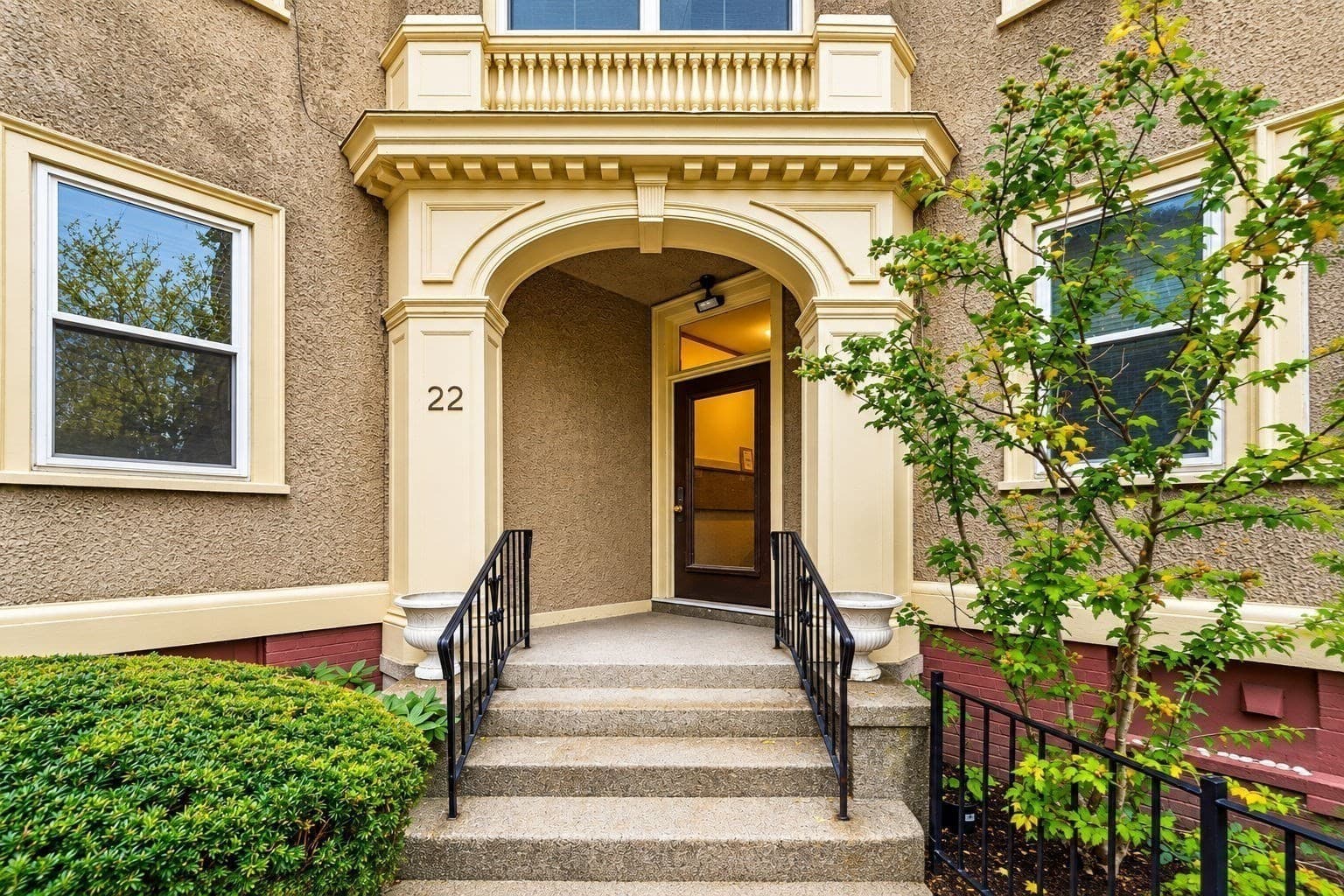 Condominium at 22 Centre St # 3, Cambridge MA 02139, Cambridge, photo 2 of 24