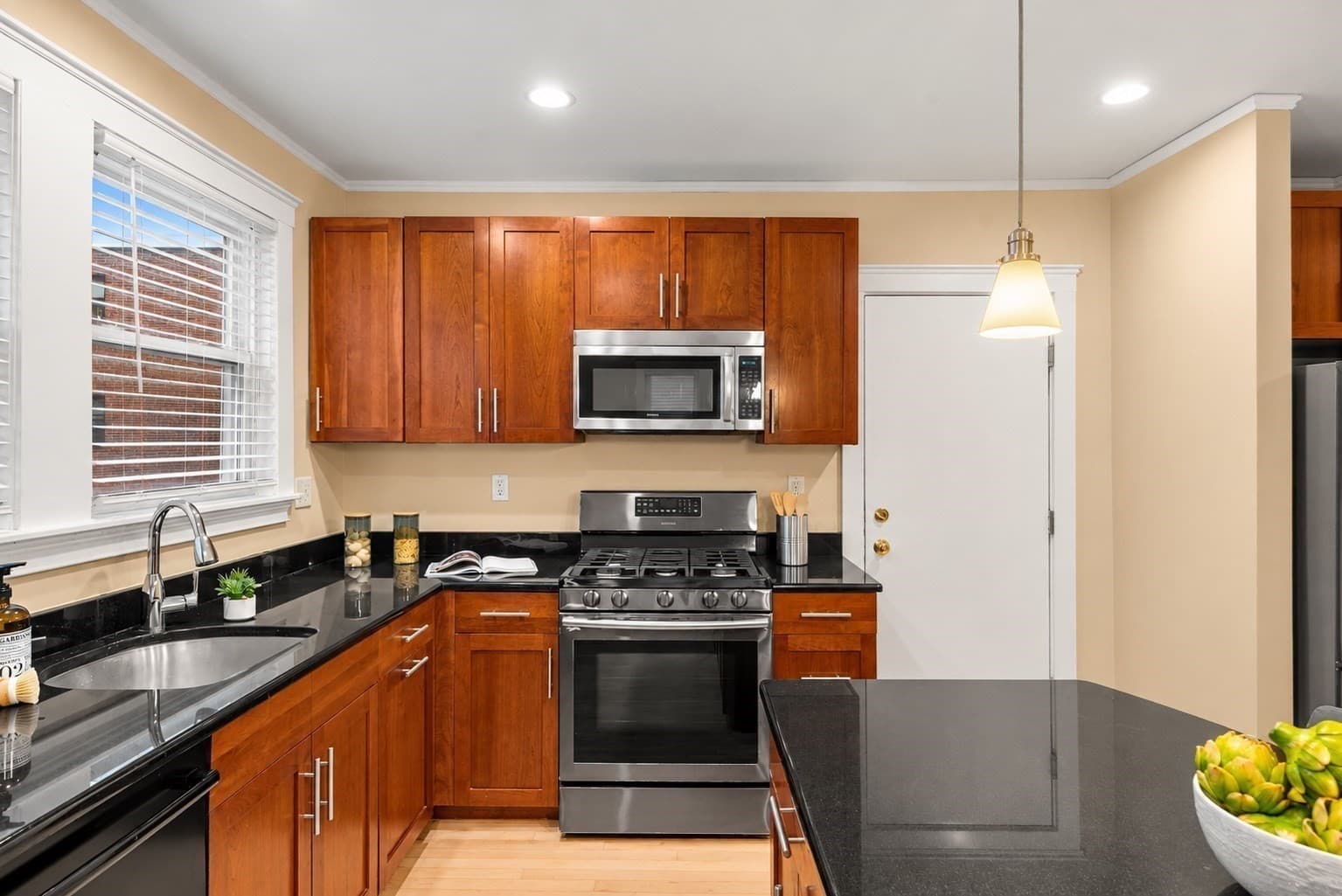 Condominium at 22 Centre St # 3, Cambridge MA 02139, Cambridge, photo 10 of 24