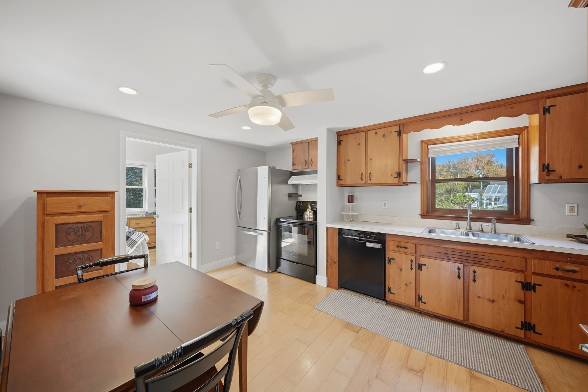 Single Family Residence at 34 Andover St, Wilmington MA 01887, Wilmington, photo 6 of 37