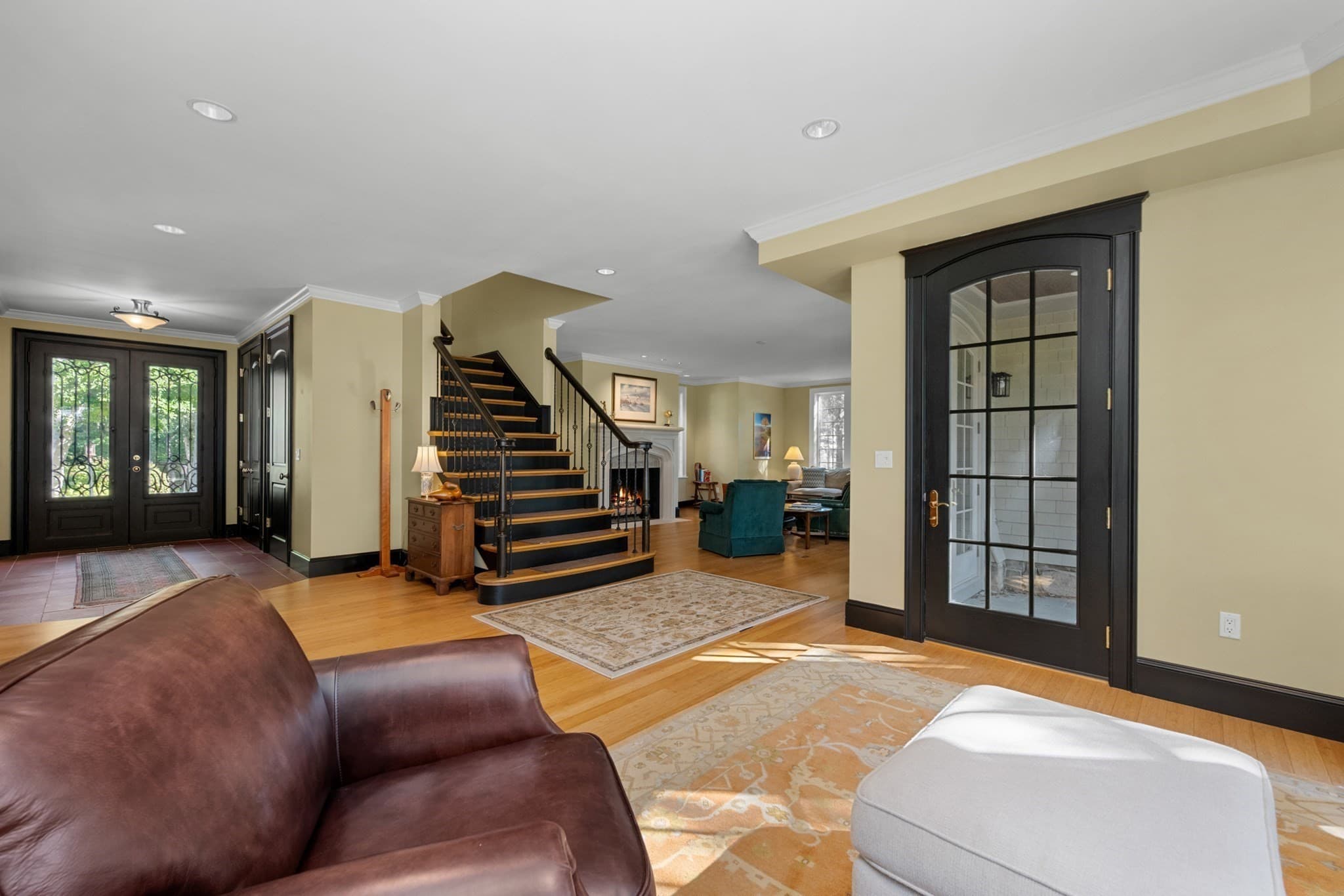 Single Family Residence at 41 Shore Dr W, Mashpee MA 02649, photo 11 of 42