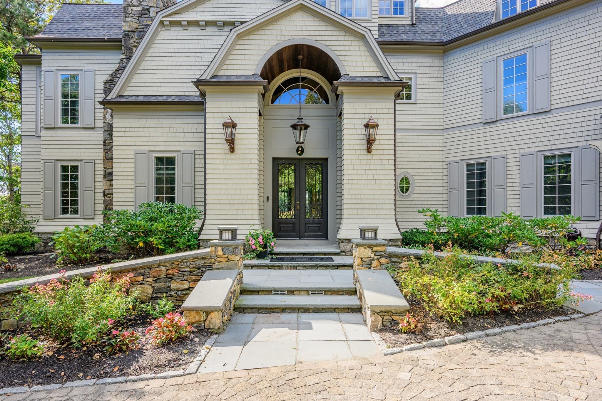 Single Family Residence at 41 Shore Dr W, Mashpee MA 02649, photo 4 of 42
