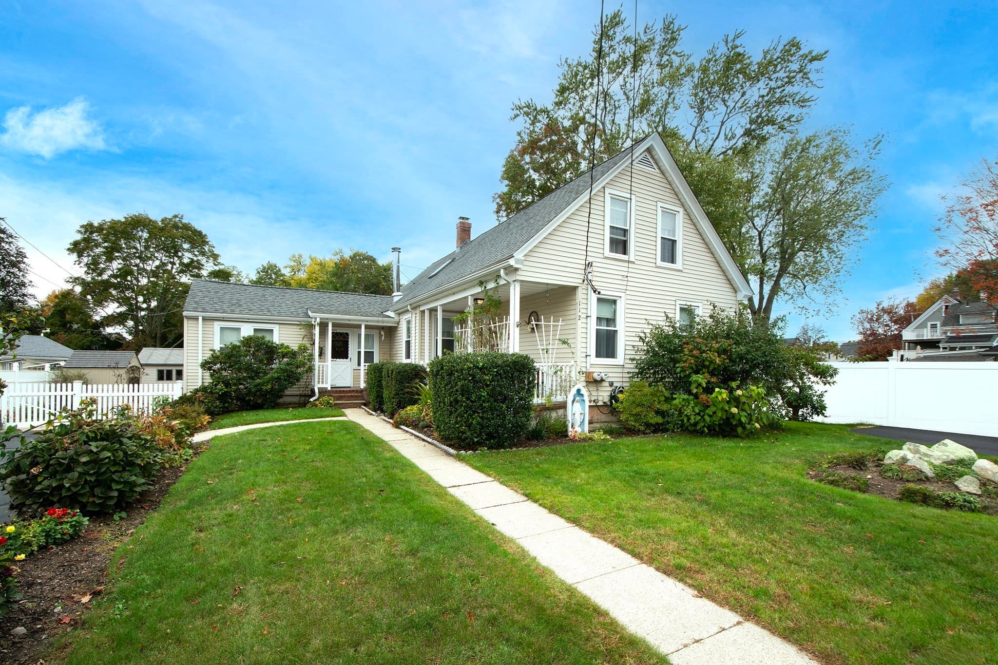 Multi Family at 112 Arlington St, Rockland MA 02370, Rockland, photo 3 of 30
