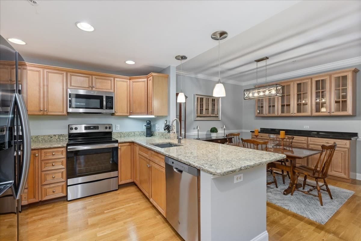 Condominium at 1201 Emerald Court # 1201, Tewksbury MA 01876, Tewksbury, photo 6 of 42