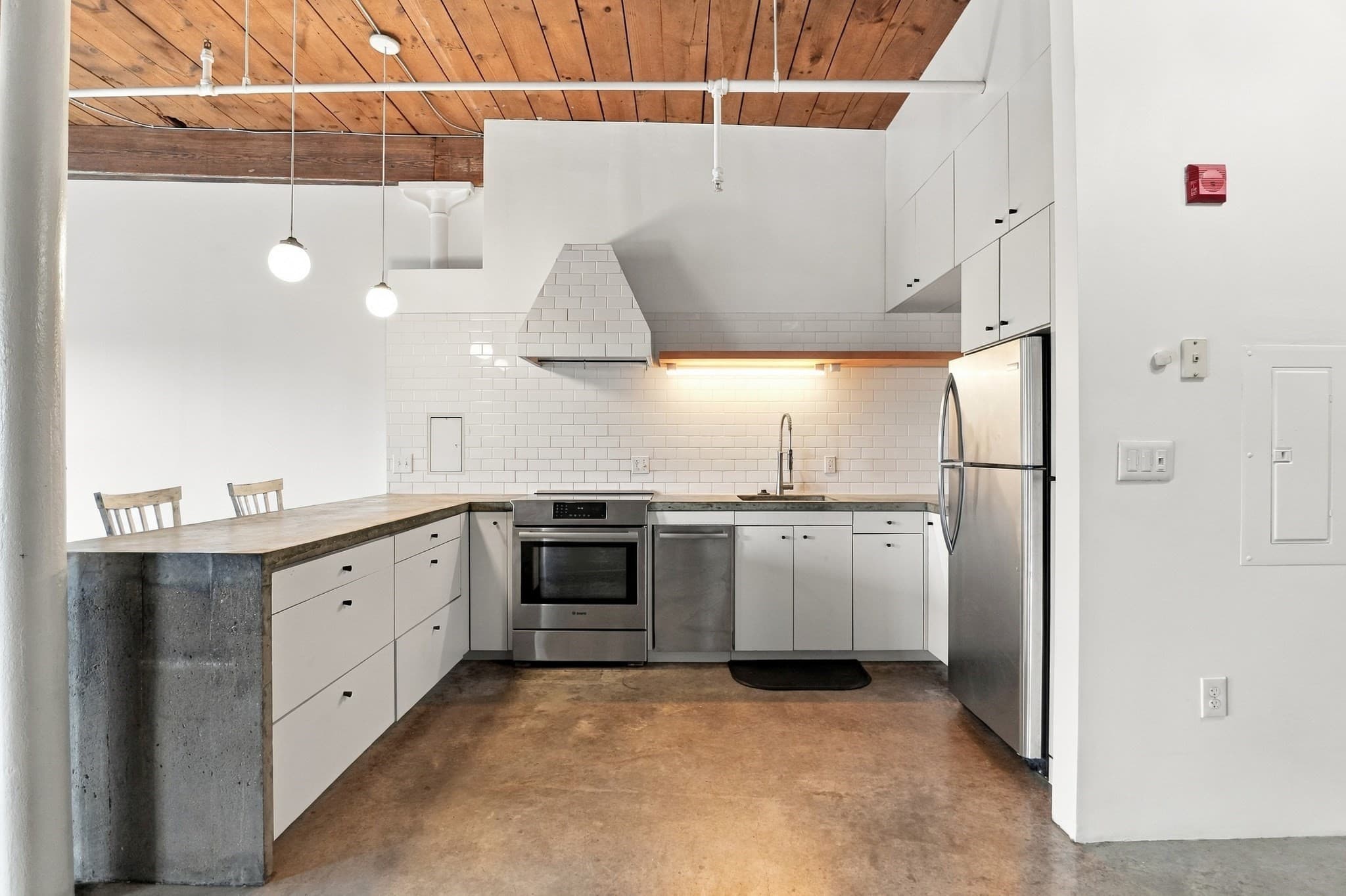 Condominium at 172 Middle Street # 301, Lowell MA 01852, Lowell, photo 24 of 36